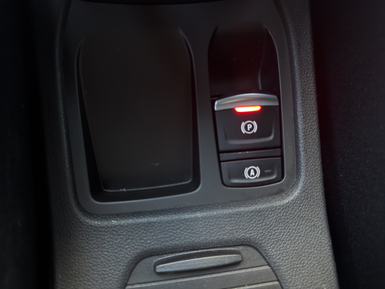 RENAULT Clio 1.6 E-Tech Techno-image-26