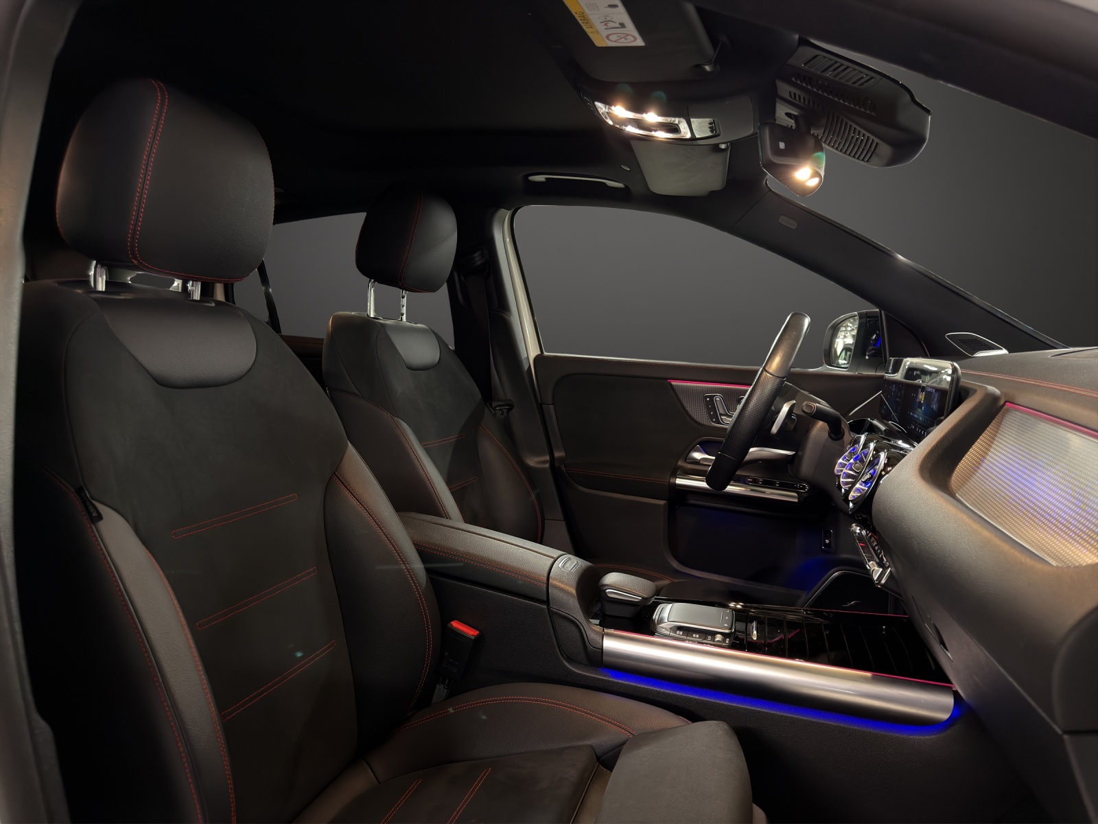 MERCEDES-BENZ EQA 250 AMG Line-image-13
