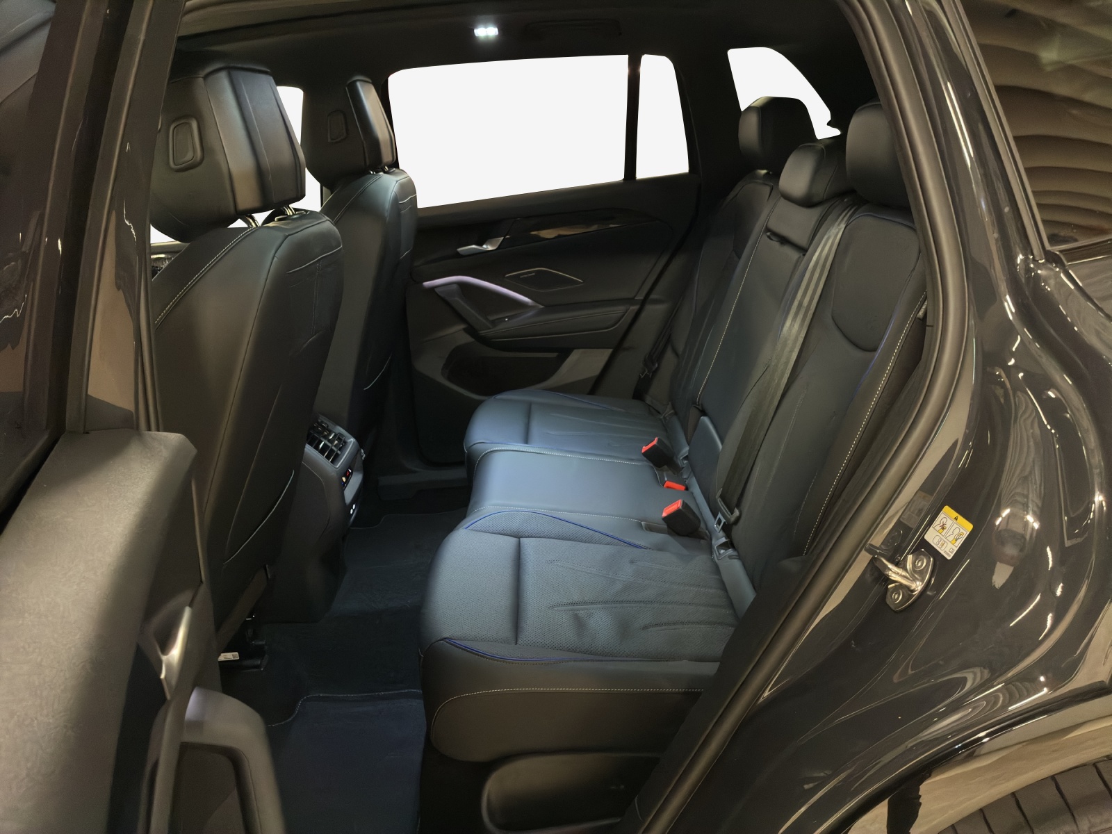 VW Tiguan 2.0 TSI DSG R-Line 4Motion-image-11