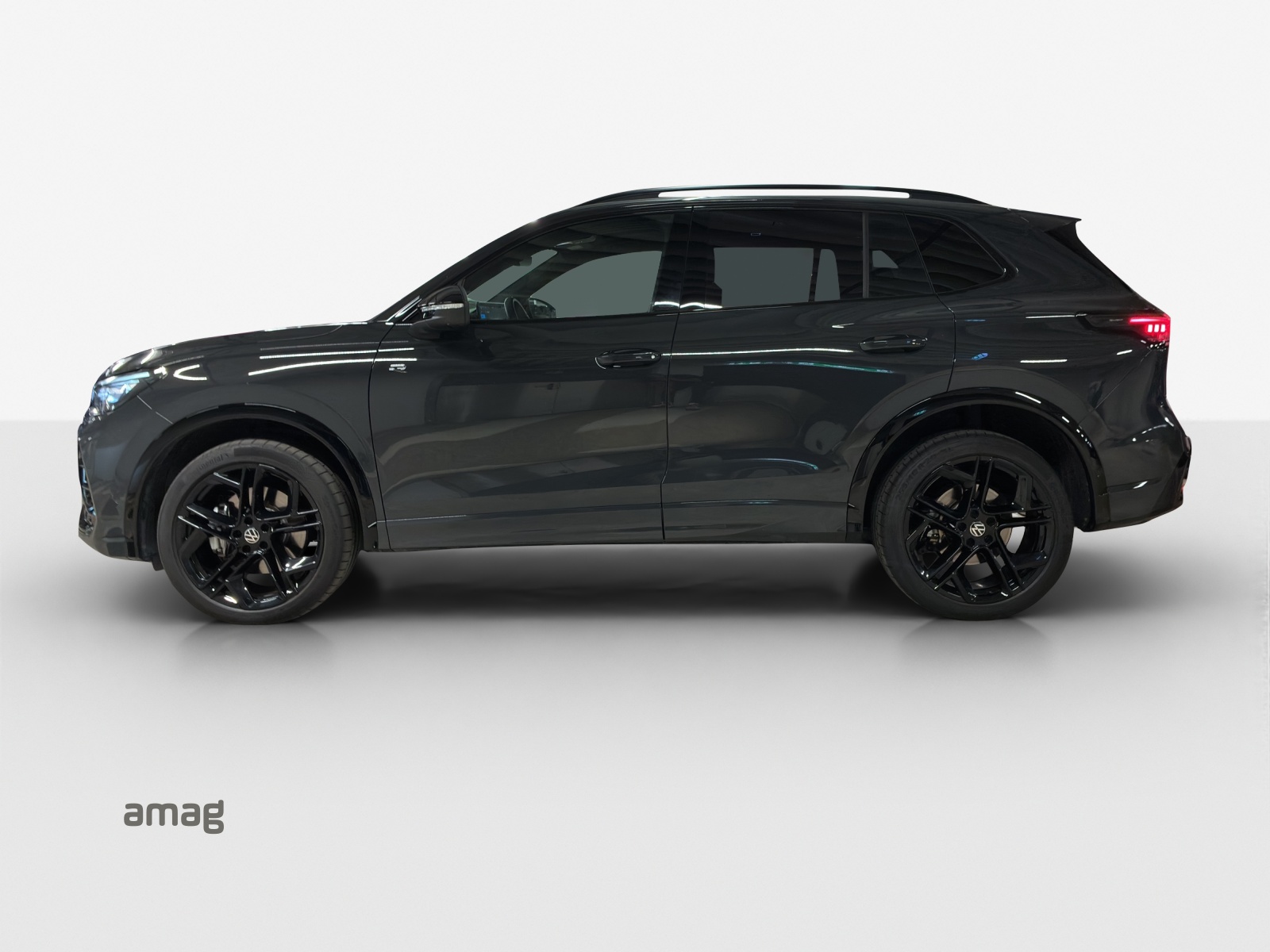 VW Tiguan 2.0 TSI DSG R-Line 4Motion-image-1