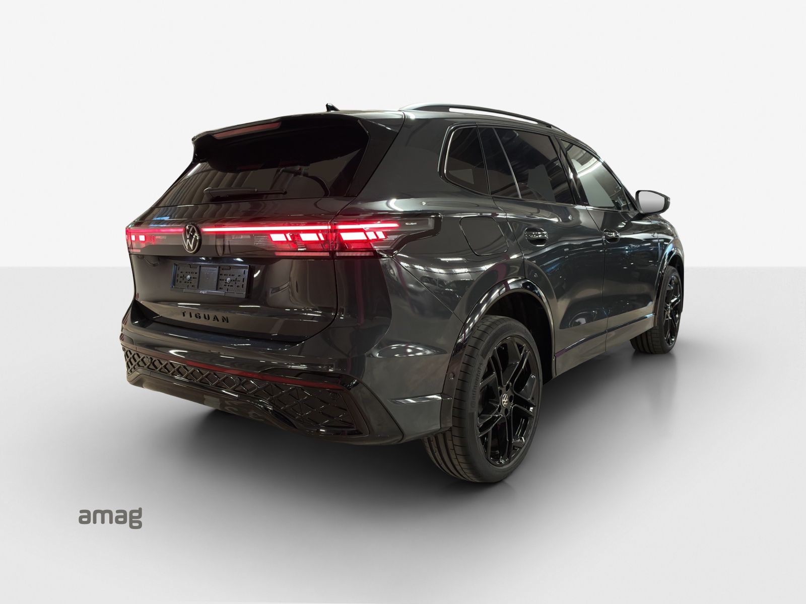 VW Tiguan 2.0 TSI DSG R-Line 4Motion-image-4
