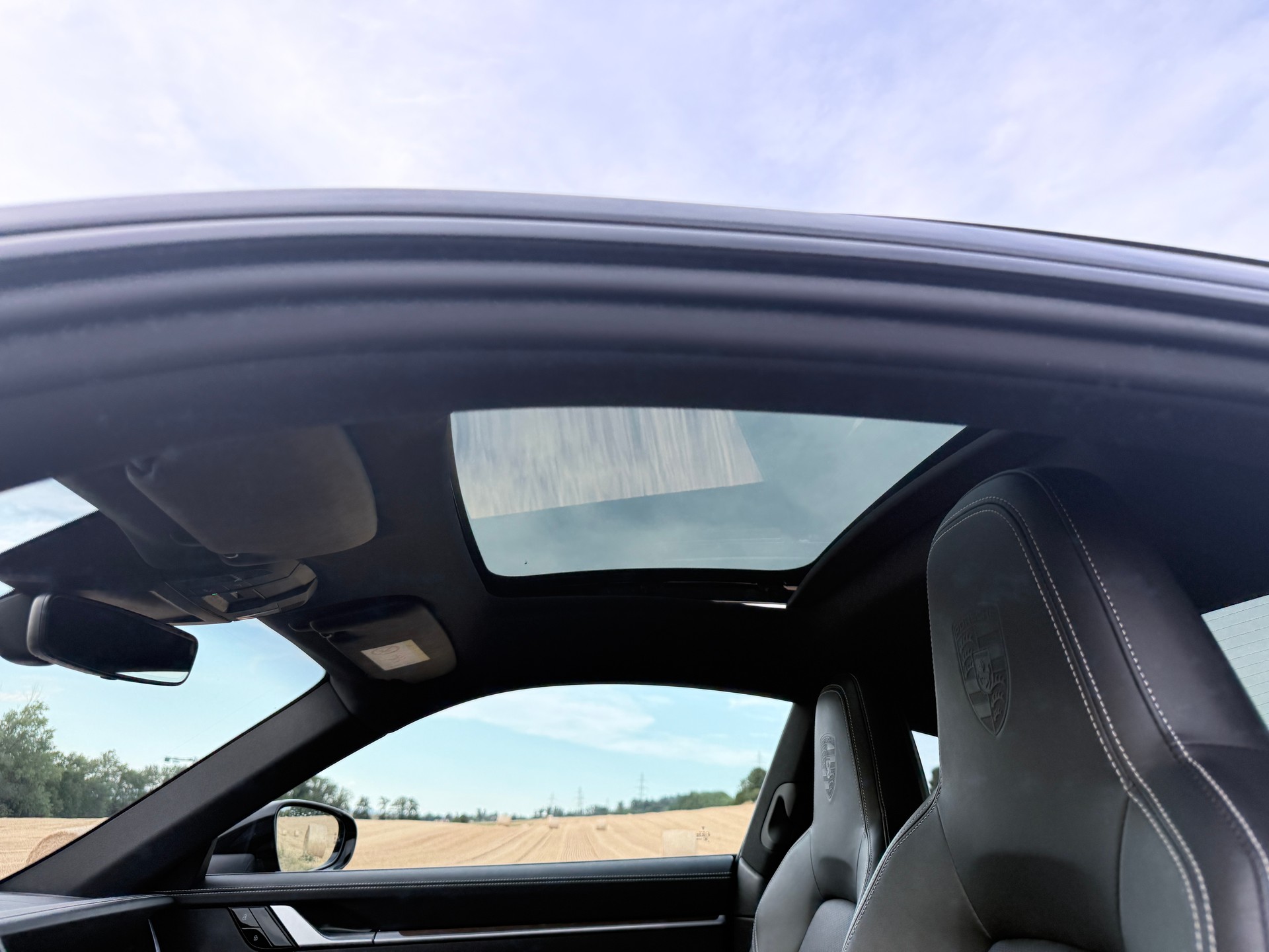 PORSCHE 911 Carrera 4S-image-12