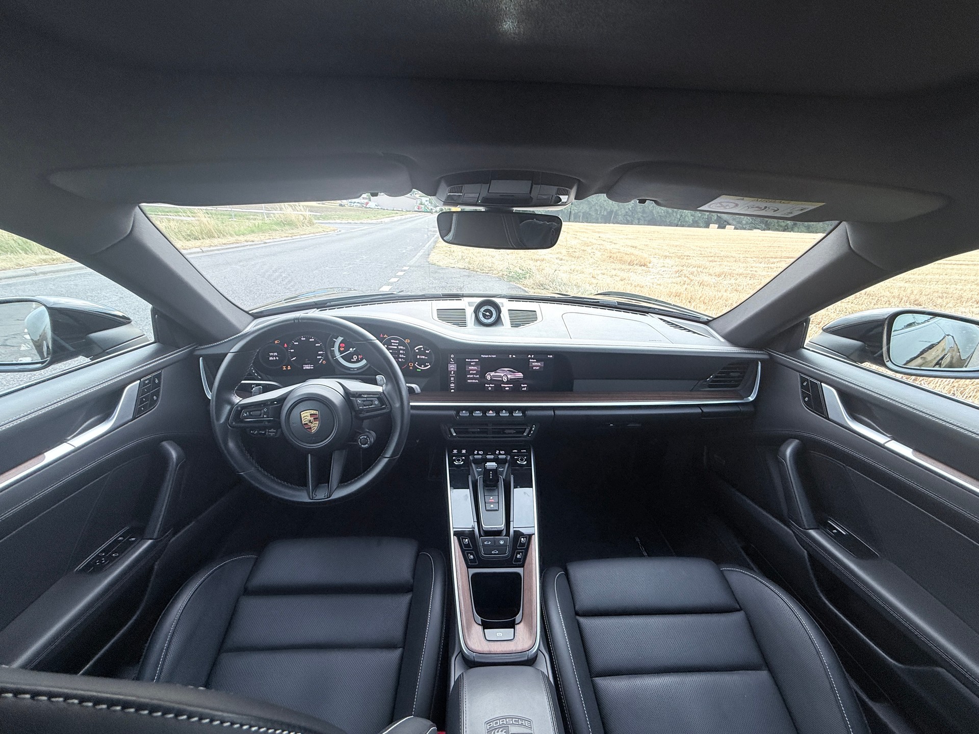 PORSCHE 911 Carrera 4S-image-8