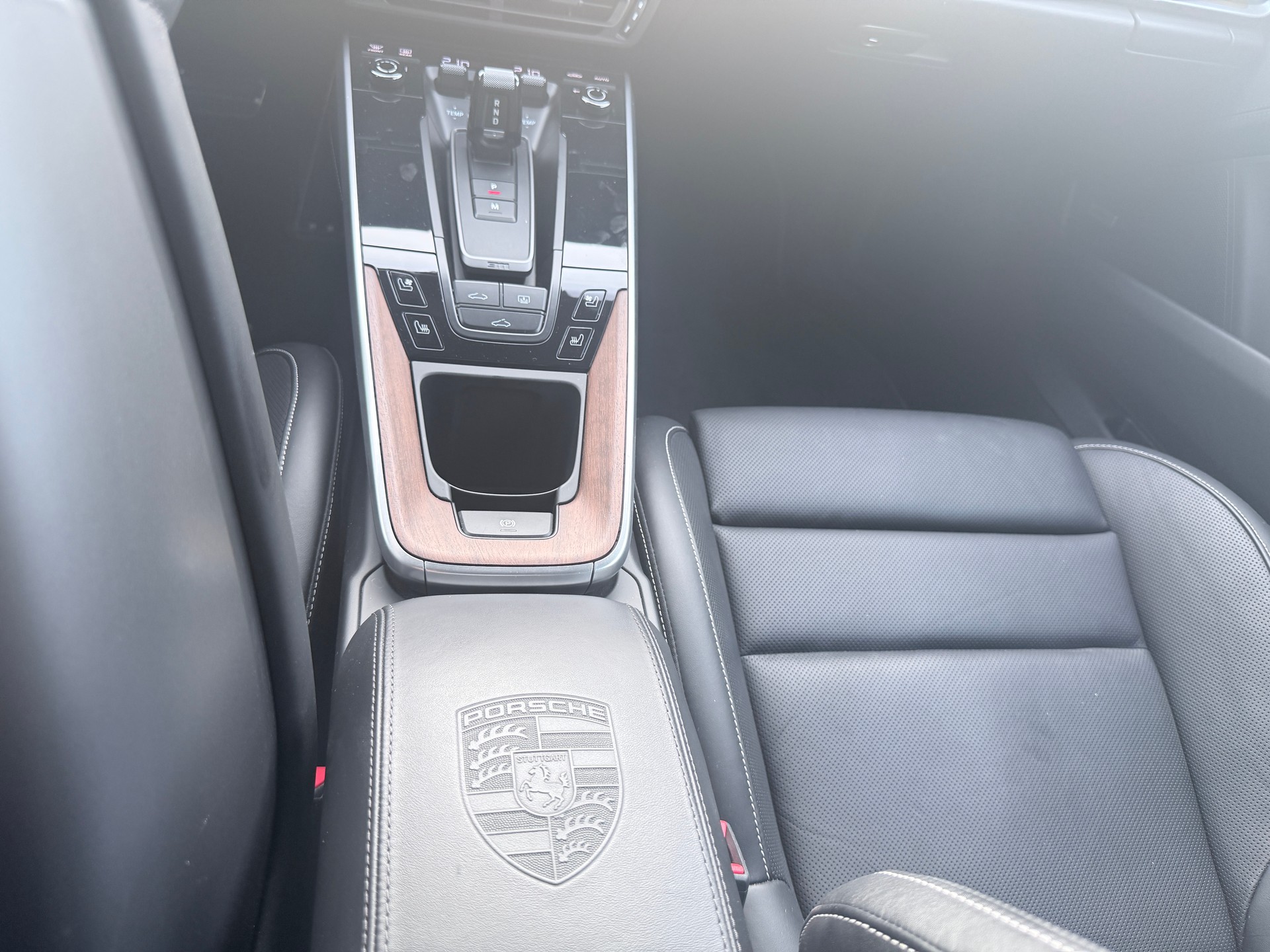 PORSCHE 911 Carrera 4S-image-13