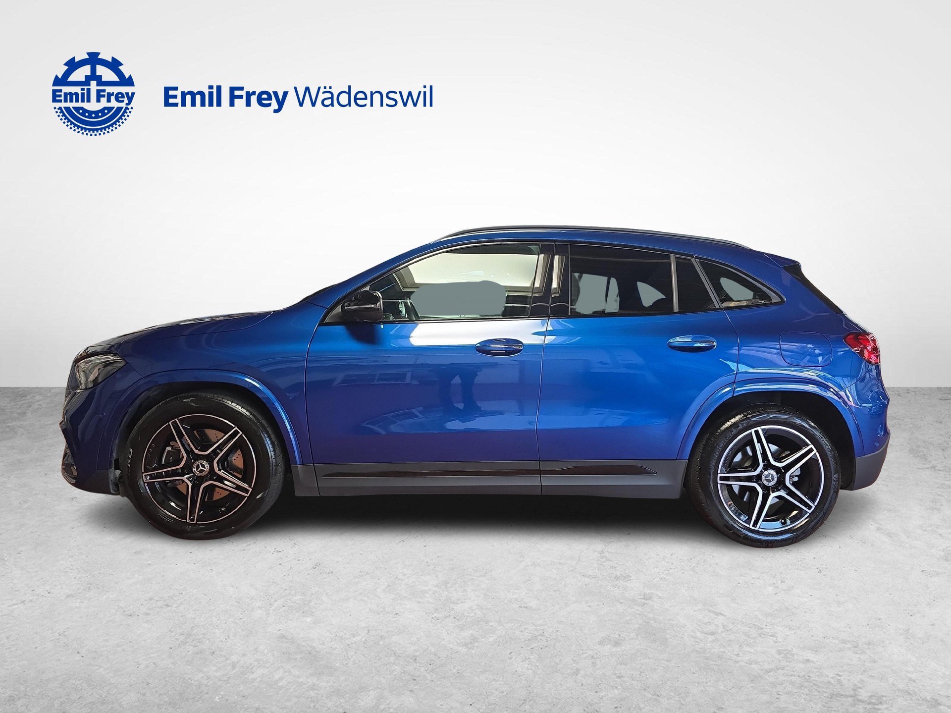 MERCEDES-BENZ GLA 250 4MATIC AMG Line-image-1