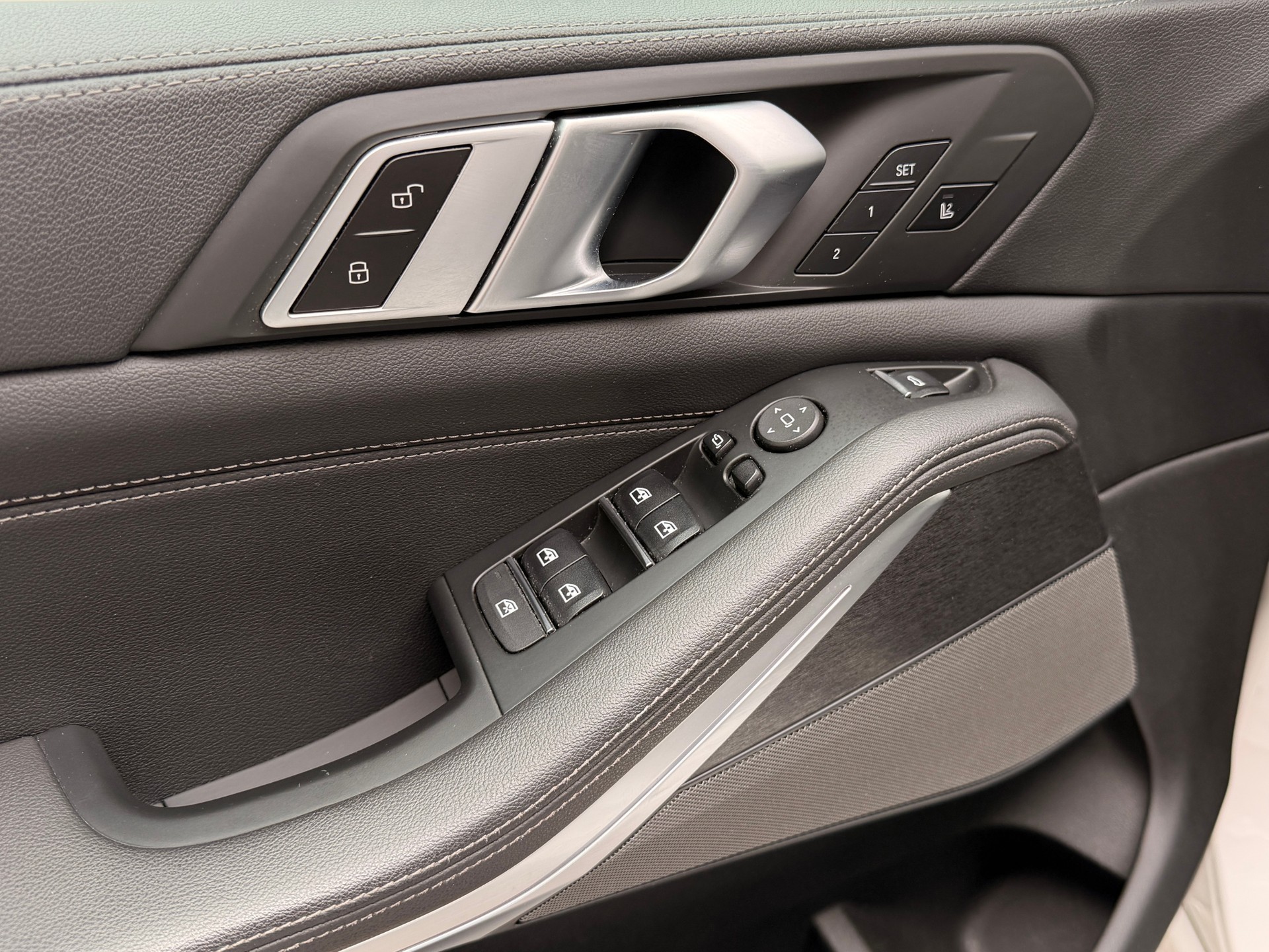 BMW X5 xDrive 48V 30d M Sport Steptronic-image-19