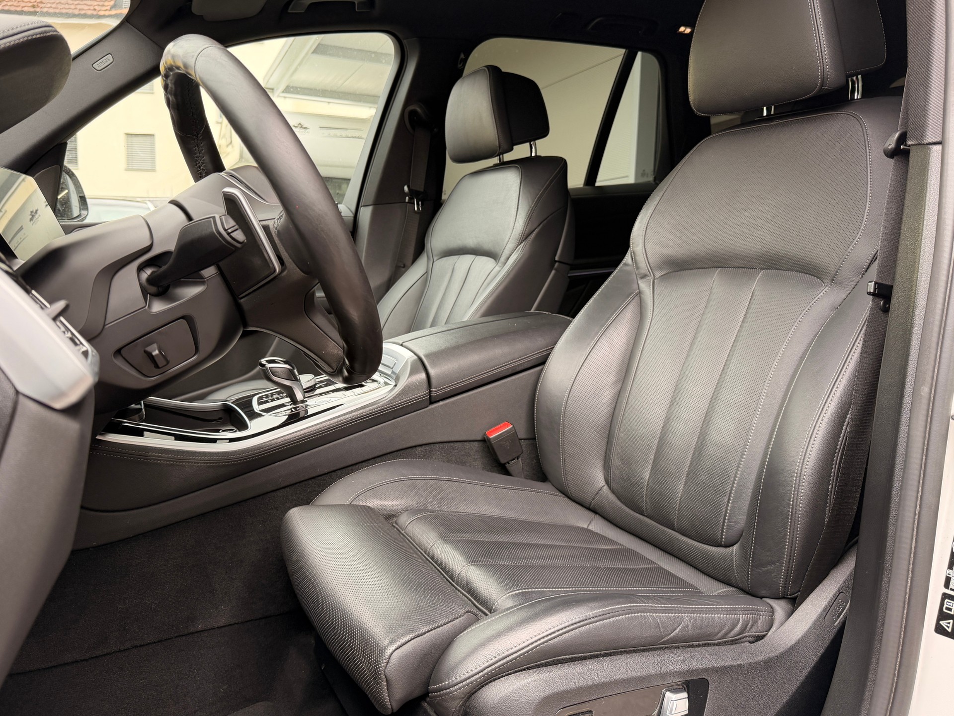 BMW X5 xDrive 48V 30d M Sport Steptronic-image-12