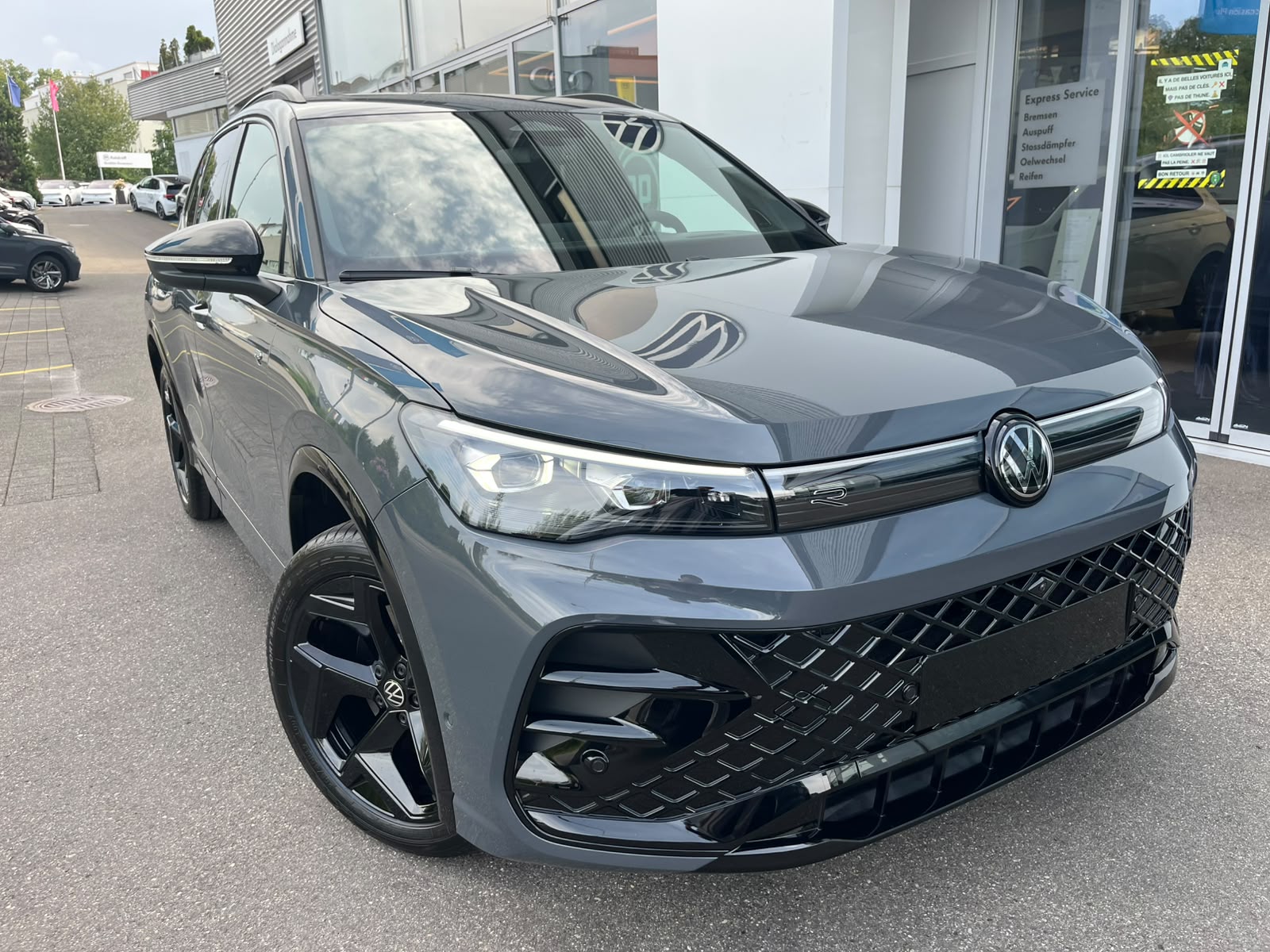 VW Tiguan 2.0 TDI SCR R-Line 4Motion DSG-image-1