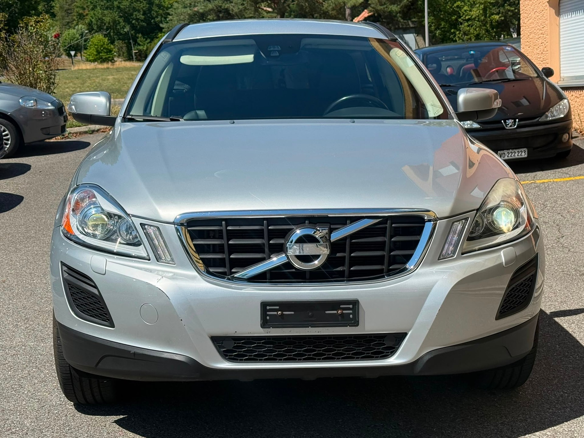 VOLVO XC60 D5 AWD Momentum Geartronic-image-0