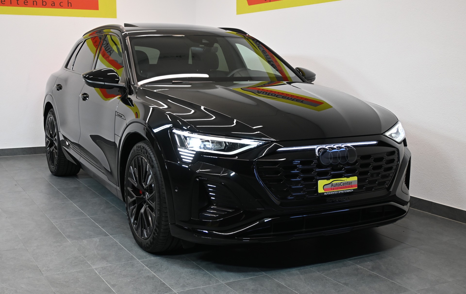 AUDI Q8 50 e-tron Black Edition quattro-image-0
