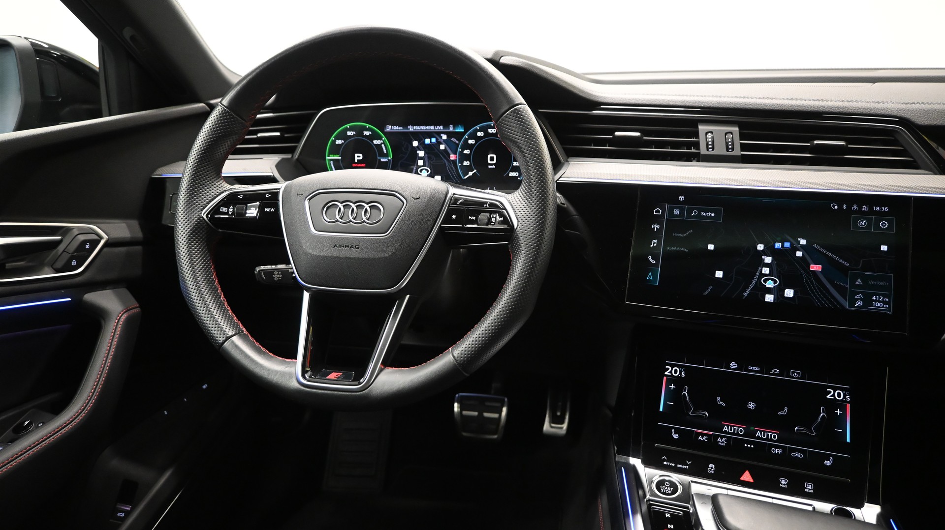AUDI Q8 50 e-tron Black Edition quattro-image-4
