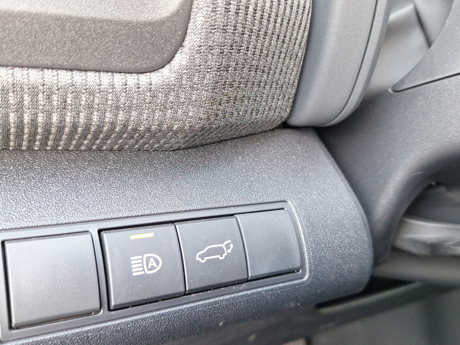TOYOTA bZ4X Style AWD-image-19