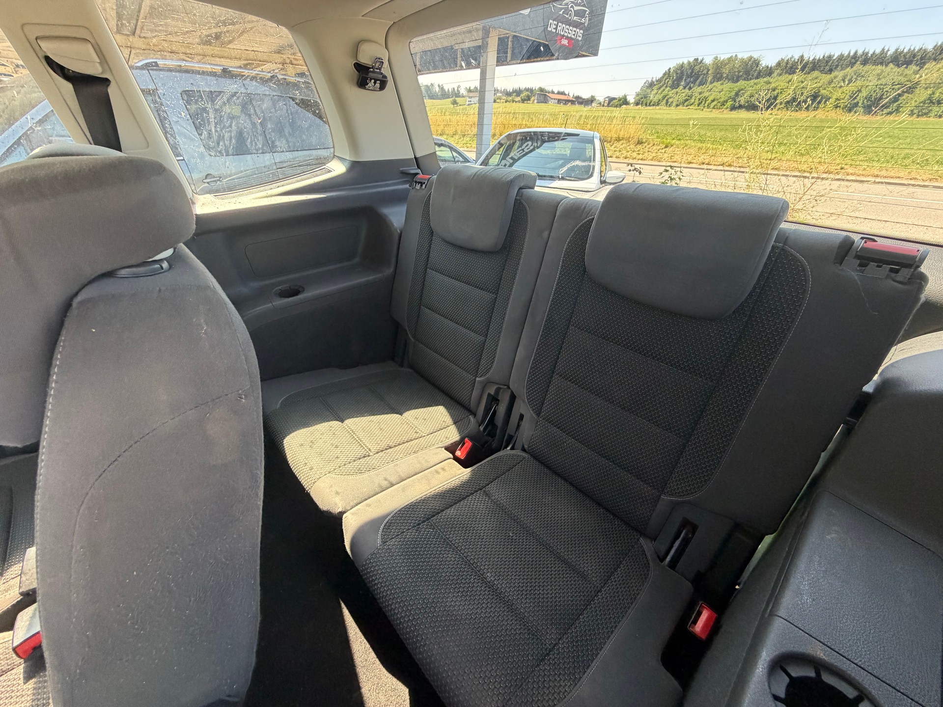 VW Touran 1.6 TDI BlueMotion Technology Cup-image-12
