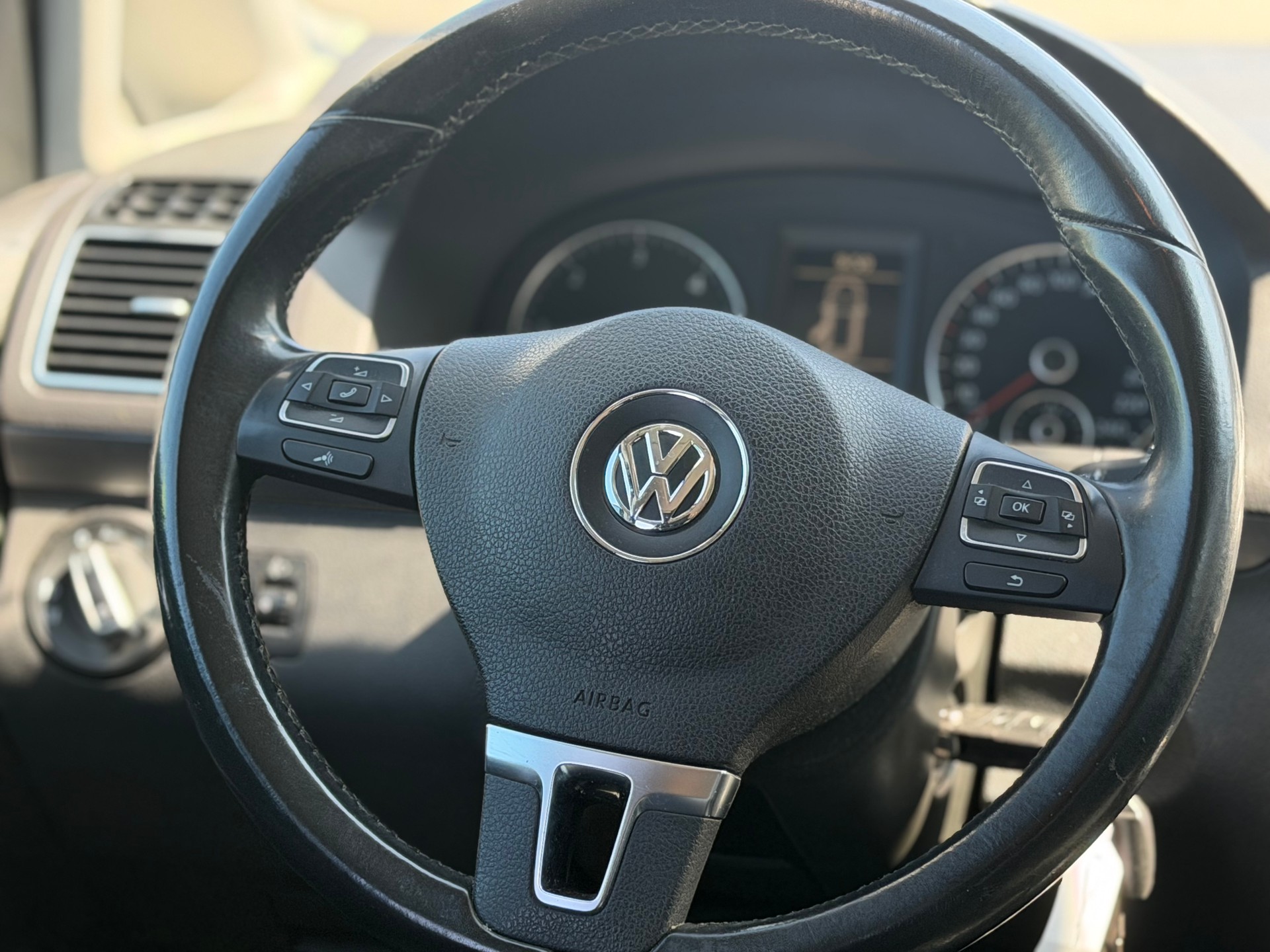 VW Touran 1.6 TDI BlueMotion Technology Cup-image-6