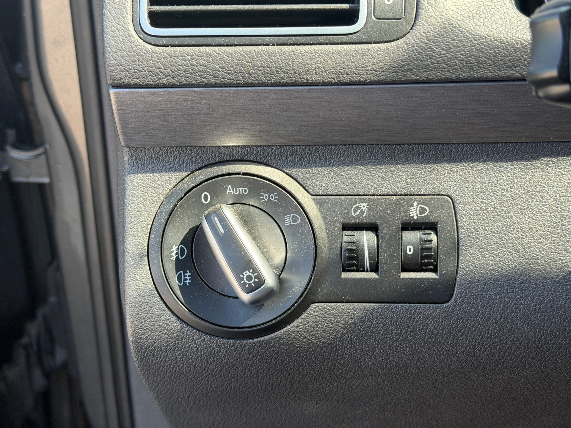 VW Touran 1.6 TDI BlueMotion Technology Cup-image-7