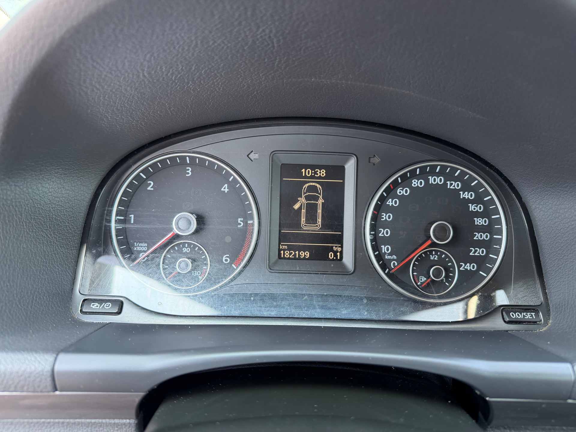 VW Touran 1.6 TDI BlueMotion Technology Cup-image-8