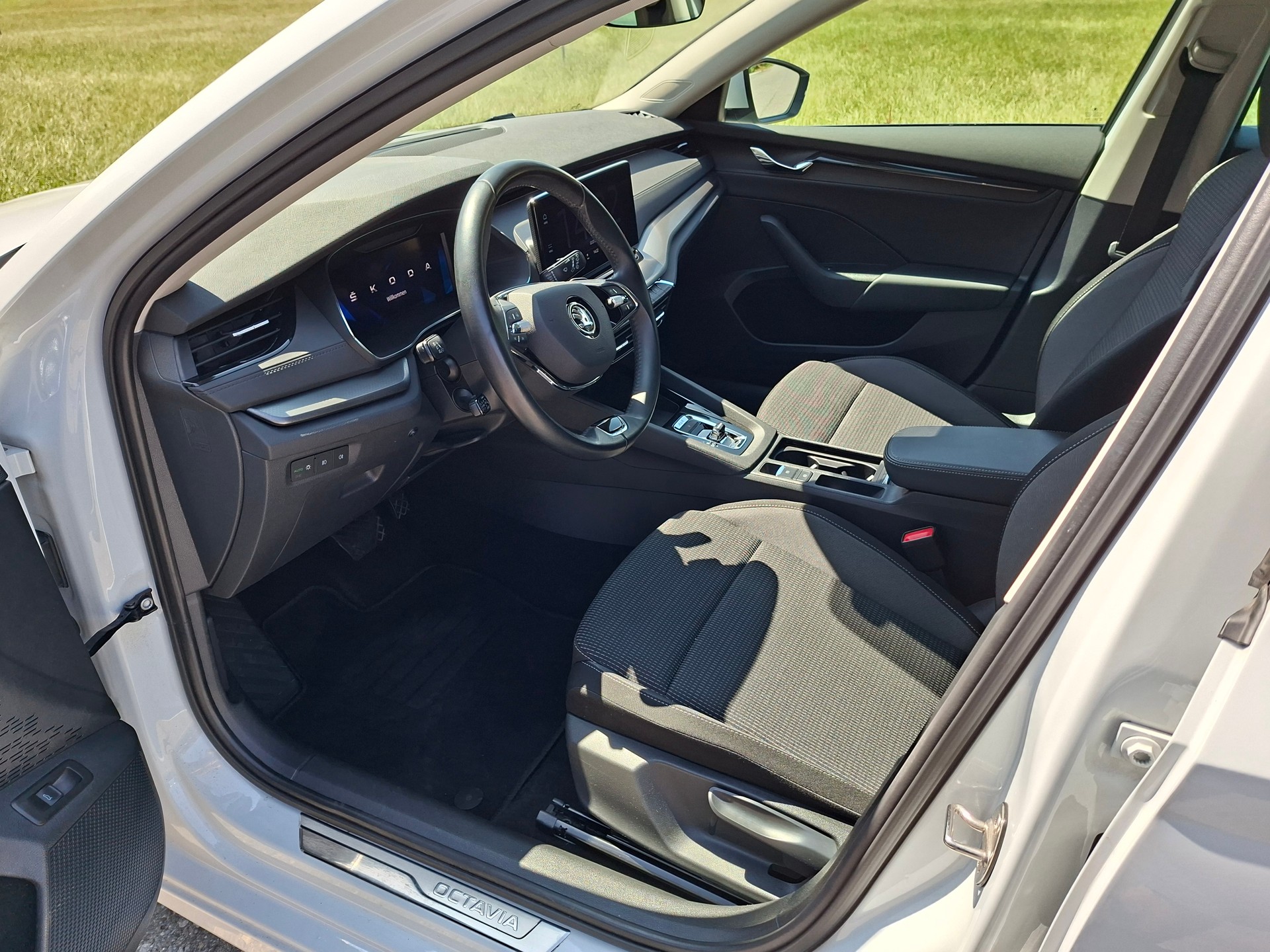 SKODA Octavia Combi 2.0 TDI DSG Ambition 4x4 *Anhängerkupplung 2t*-image-7