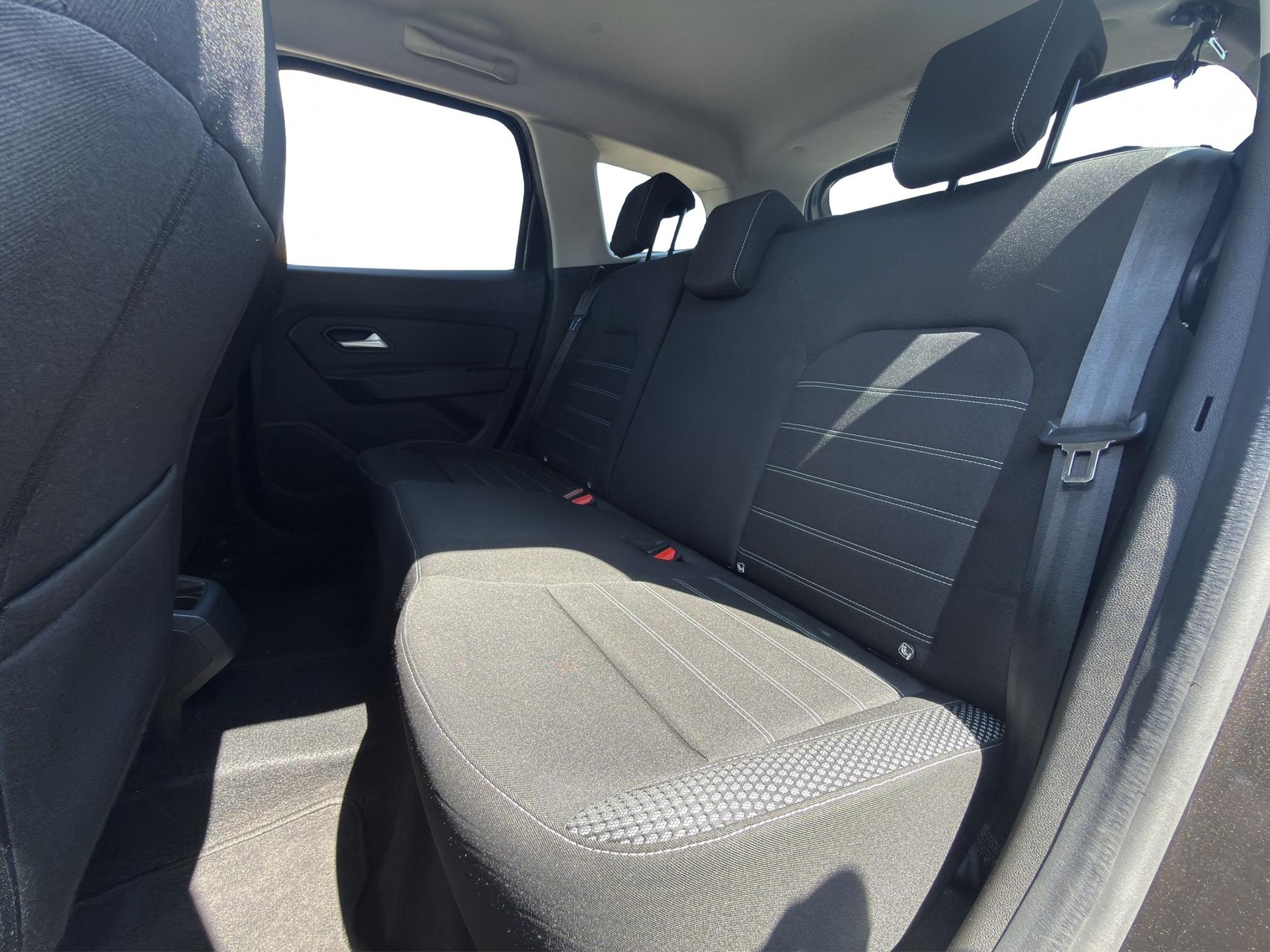 DACIA Duster 1.3 TCe Prestige 4WD-image-25