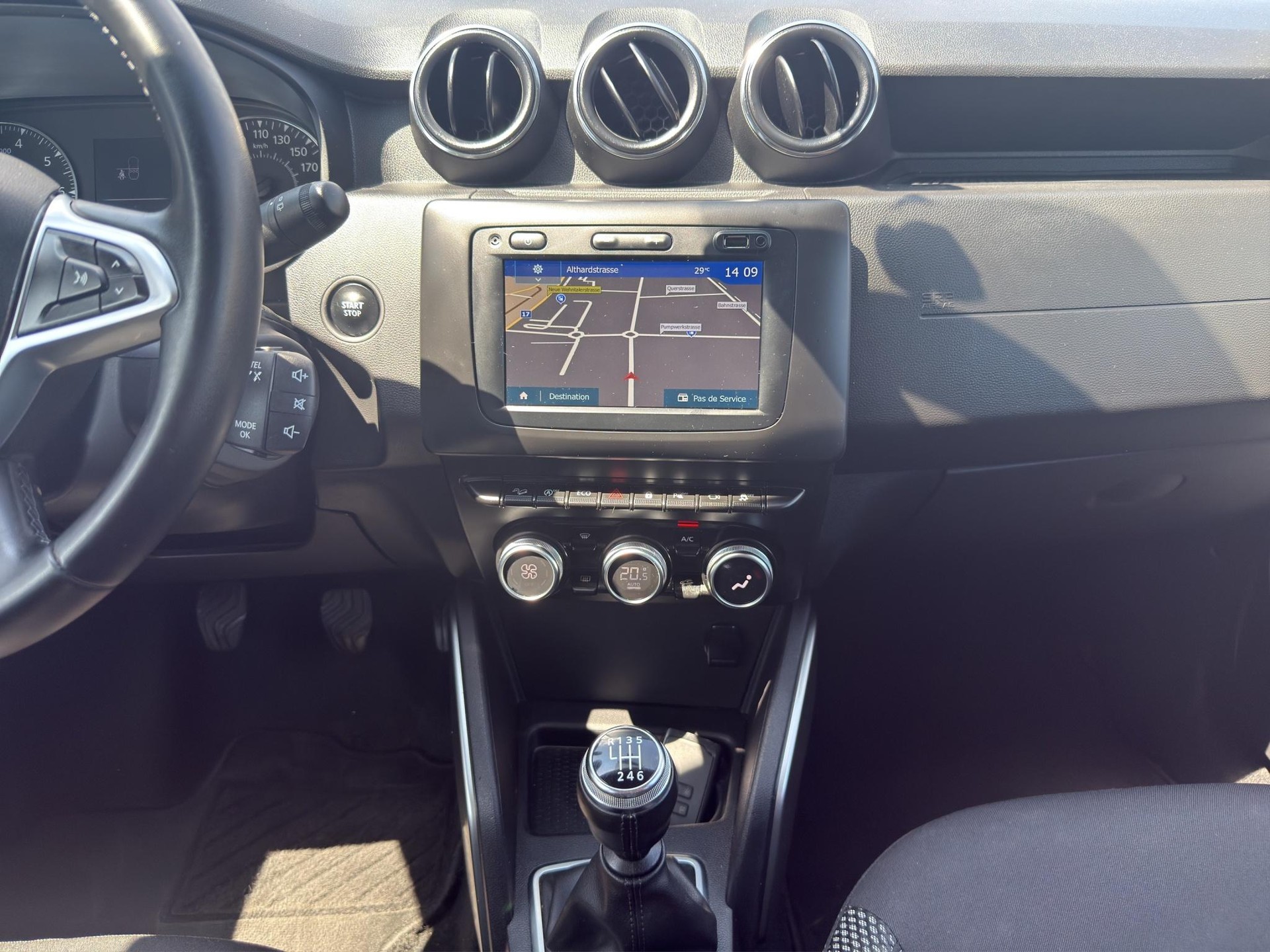 DACIA Duster 1.3 TCe Prestige 4WD-image-16