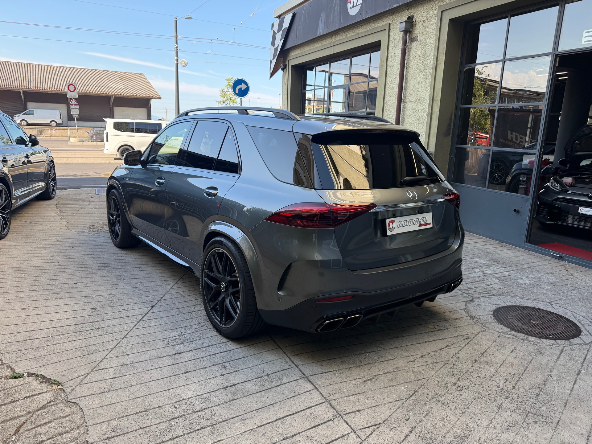 MERCEDES-BENZ GLE 63 S AMG 4Matic+ 9G-Speedshift-image-3