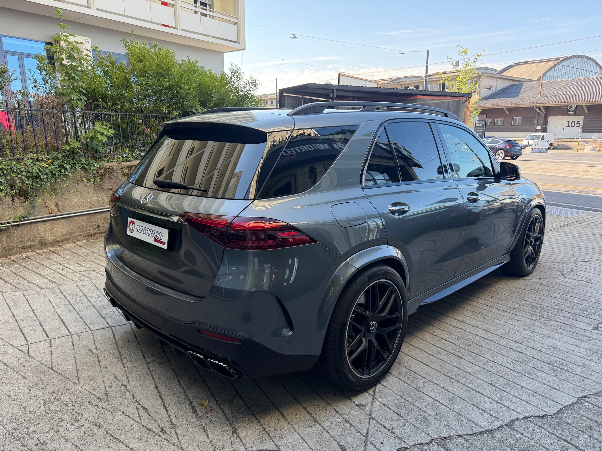 MERCEDES-BENZ GLE 63 S AMG 4Matic+ 9G-Speedshift-image-2