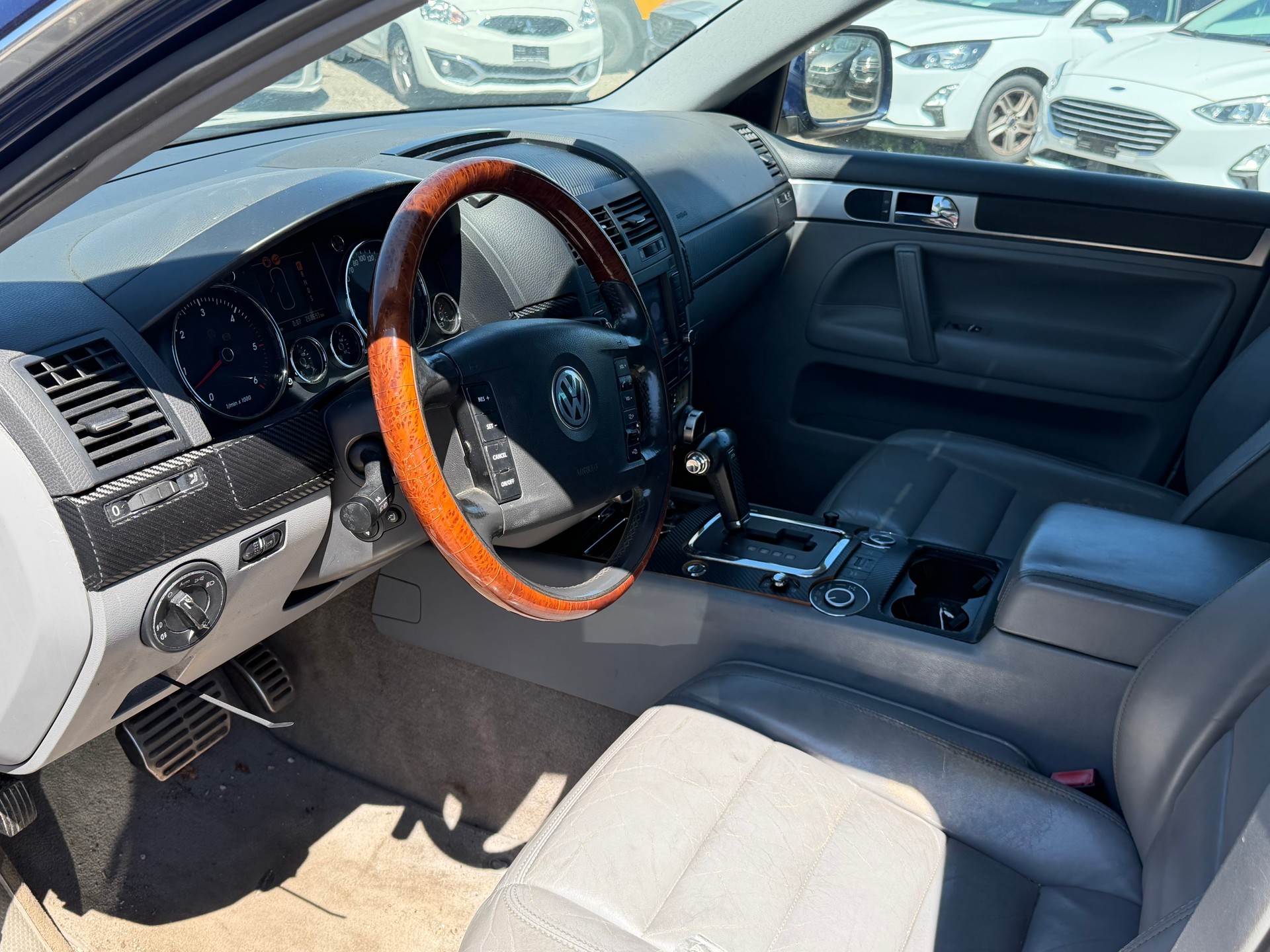 VW Touareg 5.0 TDI V10 Automatic-image-4
