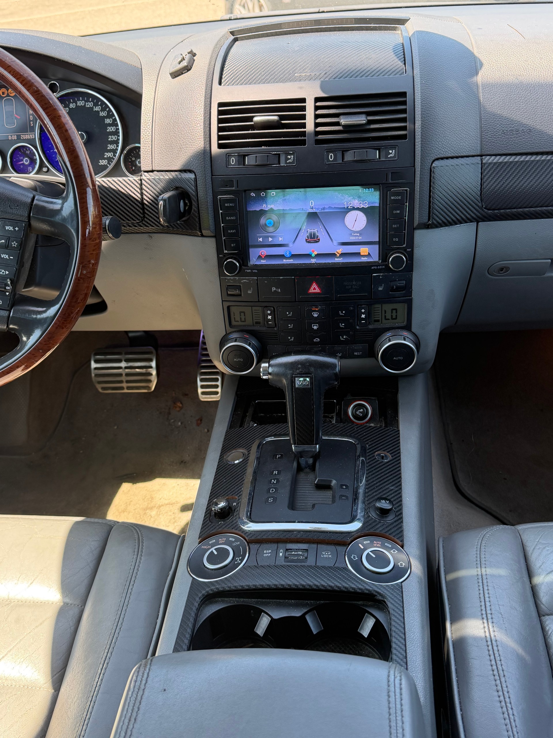 VW Touareg 5.0 TDI V10 Automatic-image-3