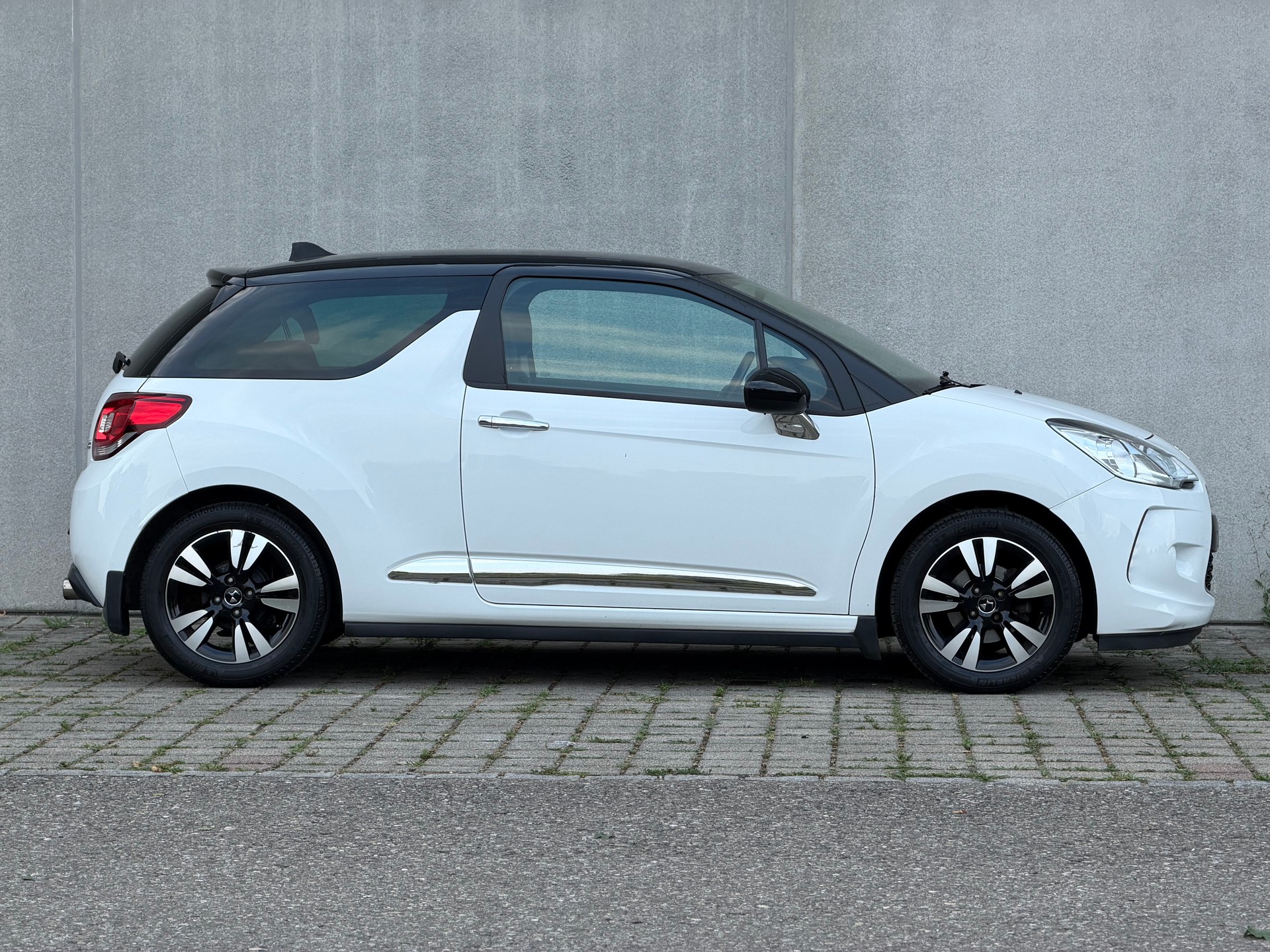 DS AUTOMOBILES DS3 1.2 VTi Chic-image-5