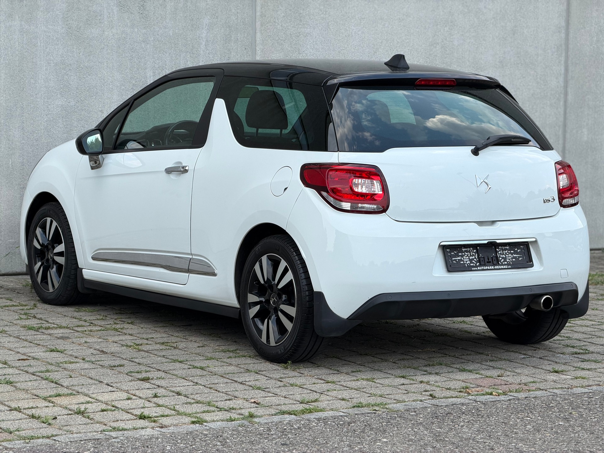 DS AUTOMOBILES DS3 1.2 VTi Chic-image-6