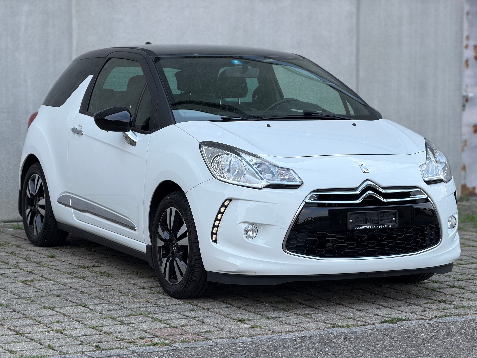 DS AUTOMOBILES DS3 1.2 VTi Chic-image-3