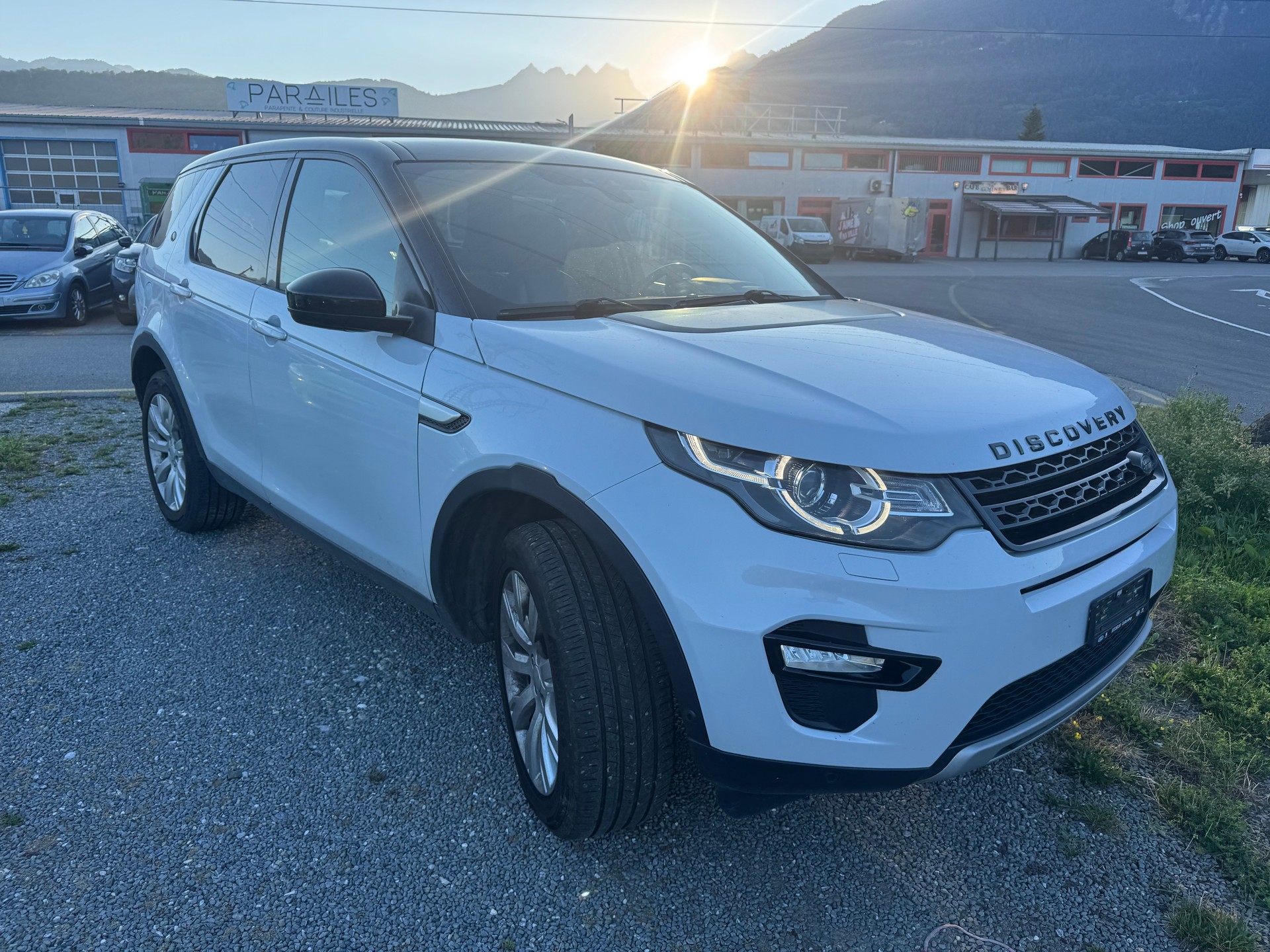 LAND ROVER Discovery Sport 2.0 Si4 Pure AT9-image-2