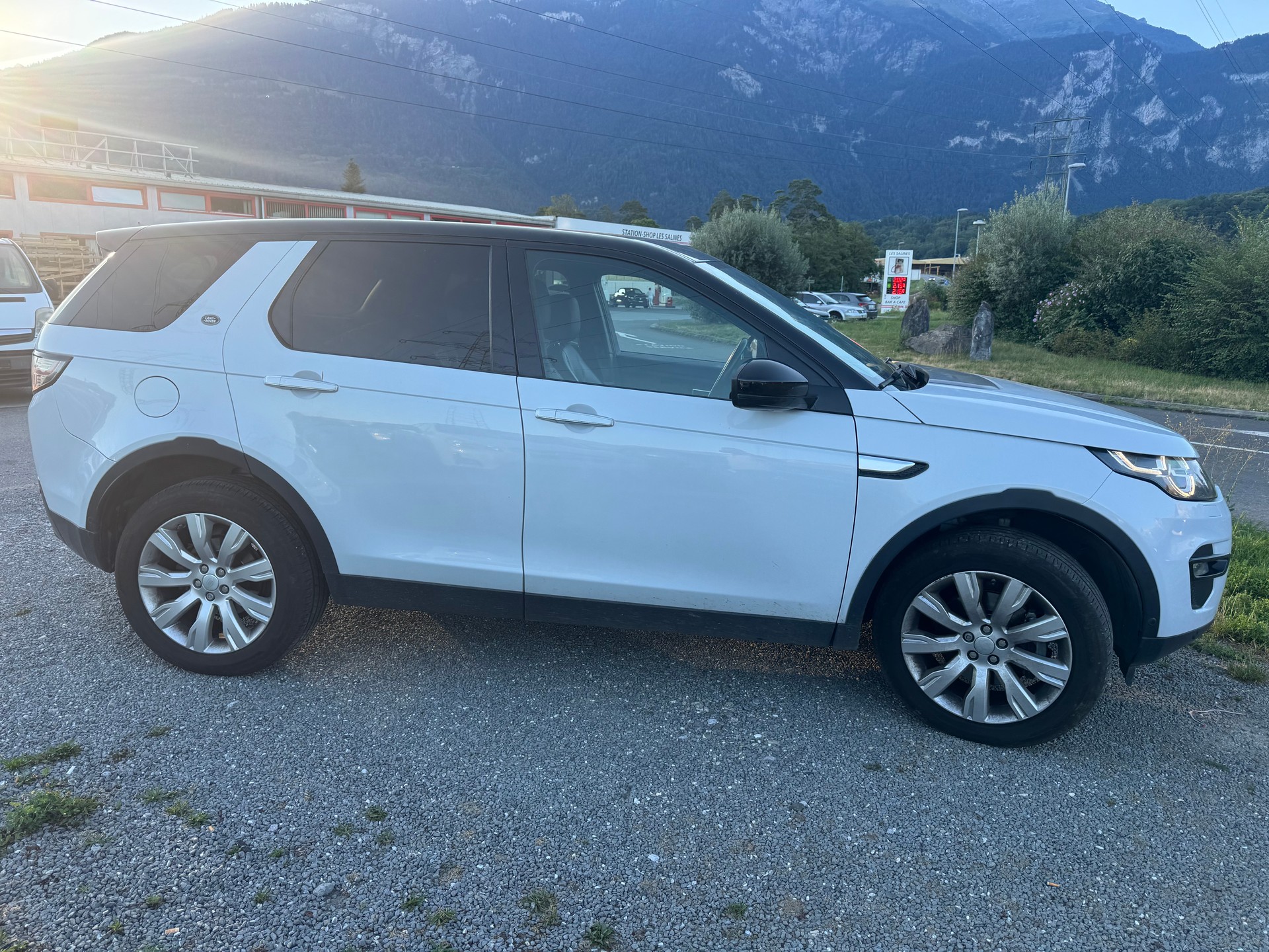 LAND ROVER Discovery Sport 2.0 Si4 Pure AT9-image-1