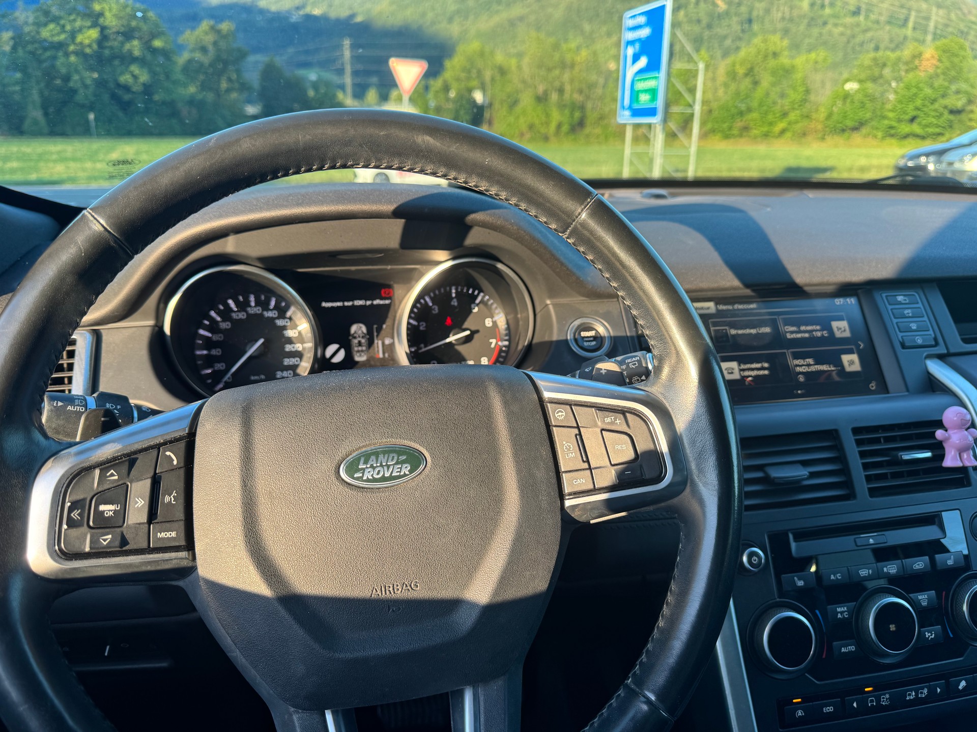 LAND ROVER Discovery Sport 2.0 Si4 Pure AT9-image-15