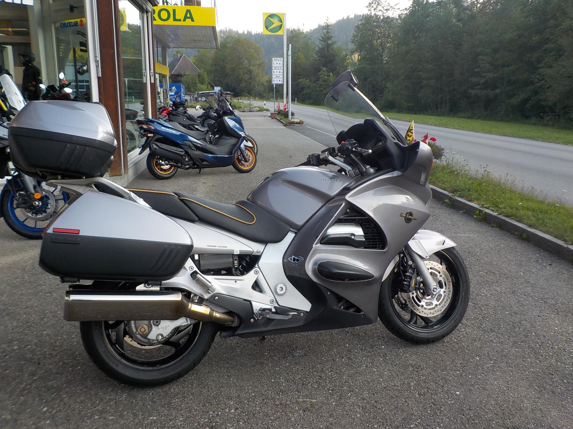HONDA ST 1300 ABS Pan-European-image-6