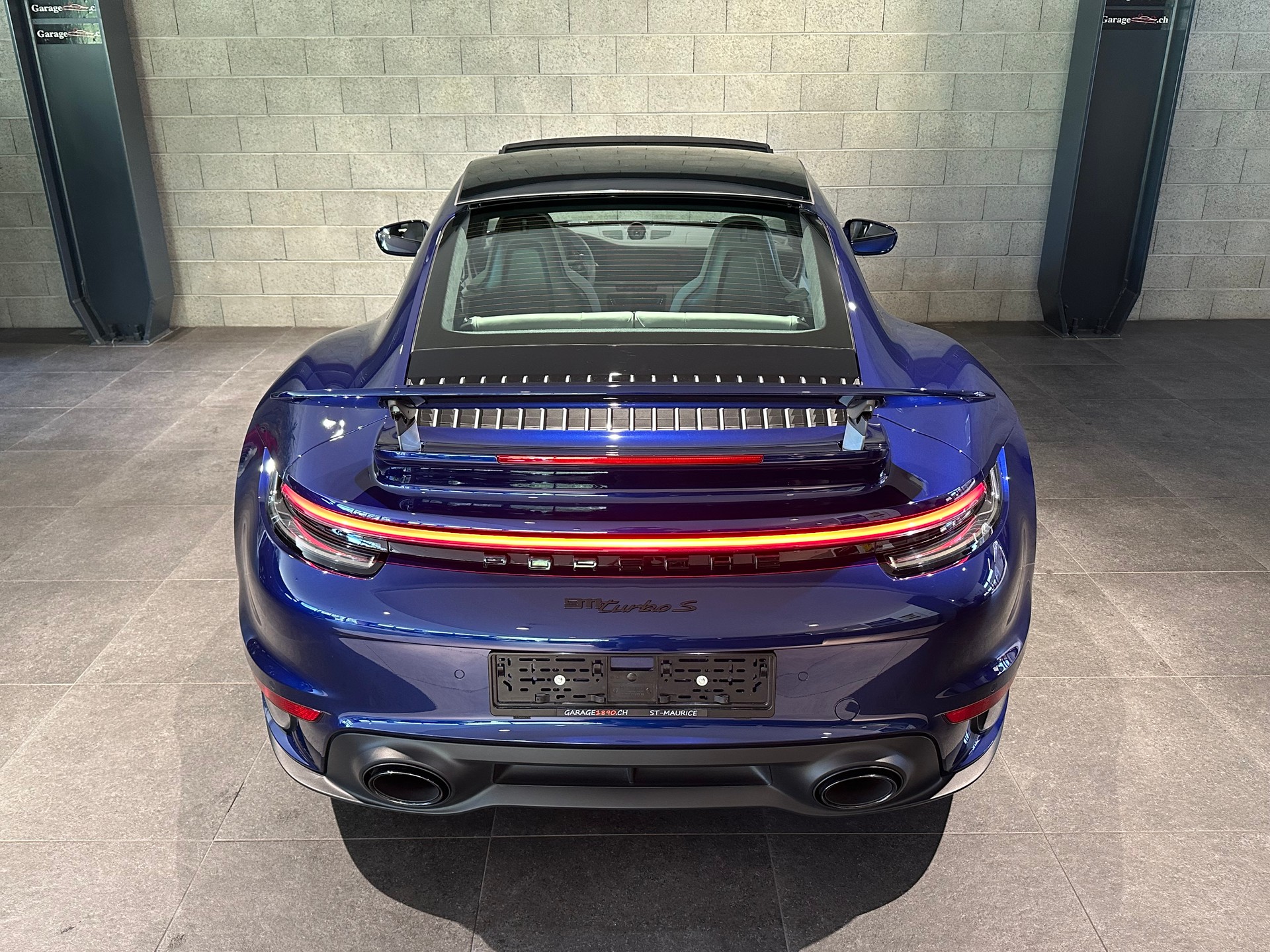 PORSCHE 911 Turbo S-image-5