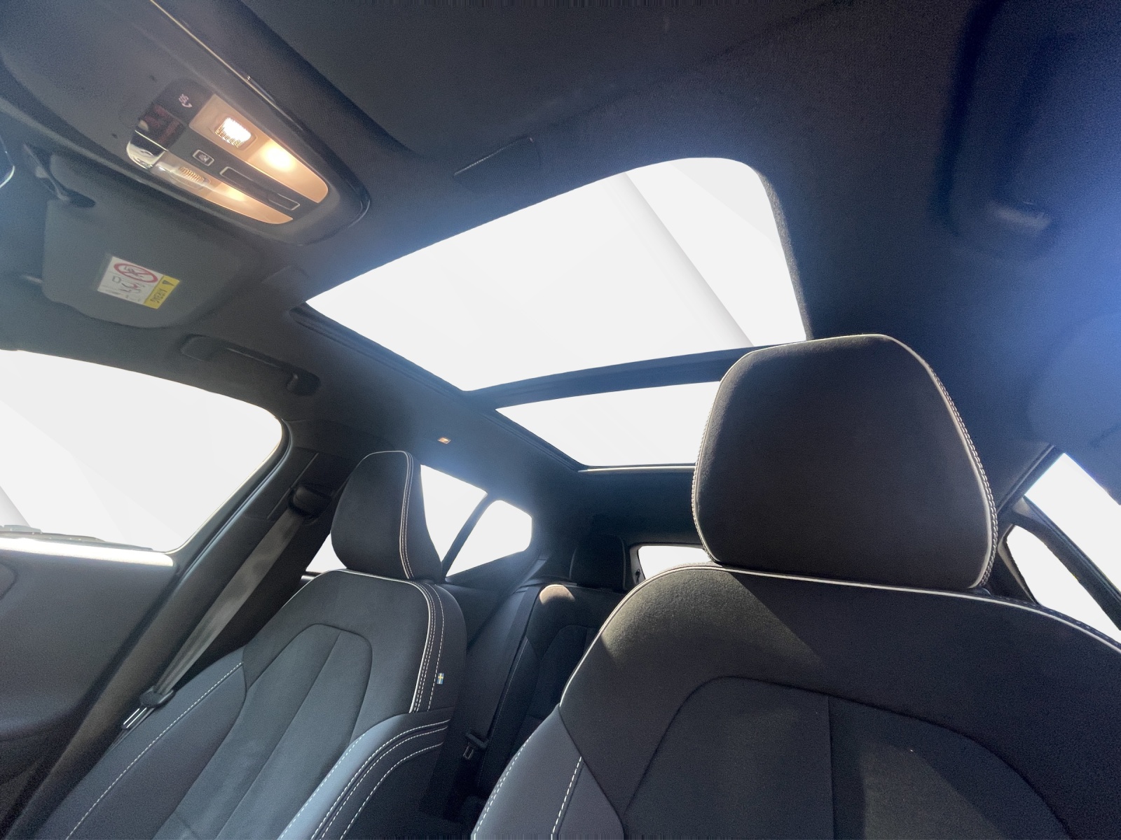 VOLVO XC40 2.0 B4 MH Ultra Dark-image-17
