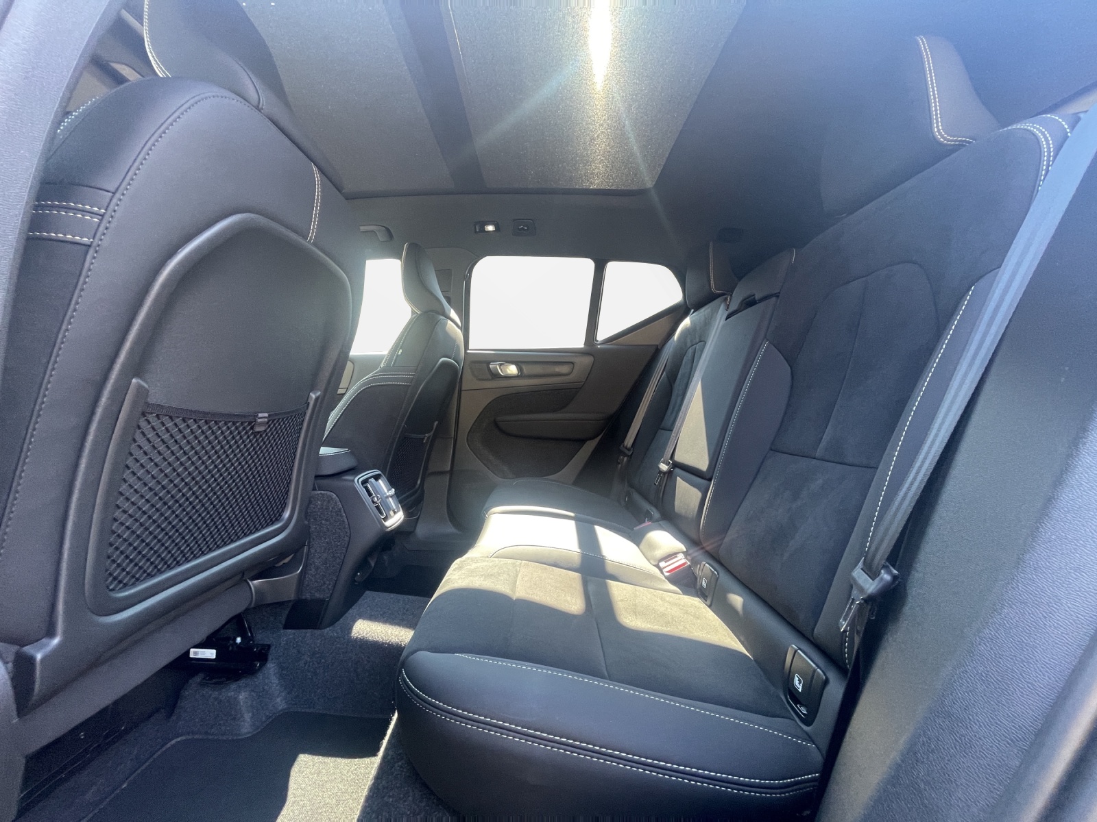 VOLVO XC40 2.0 B4 MH Ultra Dark-image-13