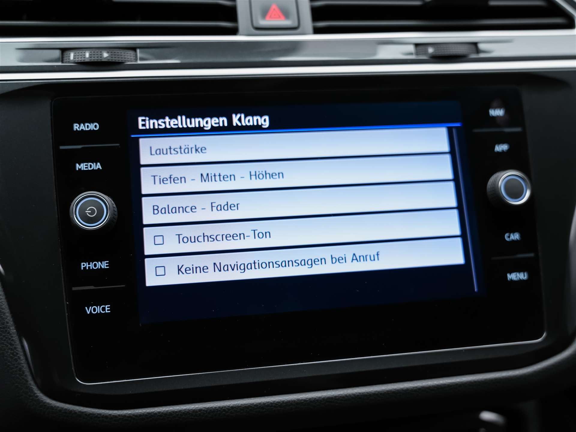 VW Tiguan 2.0TSI Highline R-Line 4Motion DSG *Panorama*Head-Up*Abstandsregler*-image-34