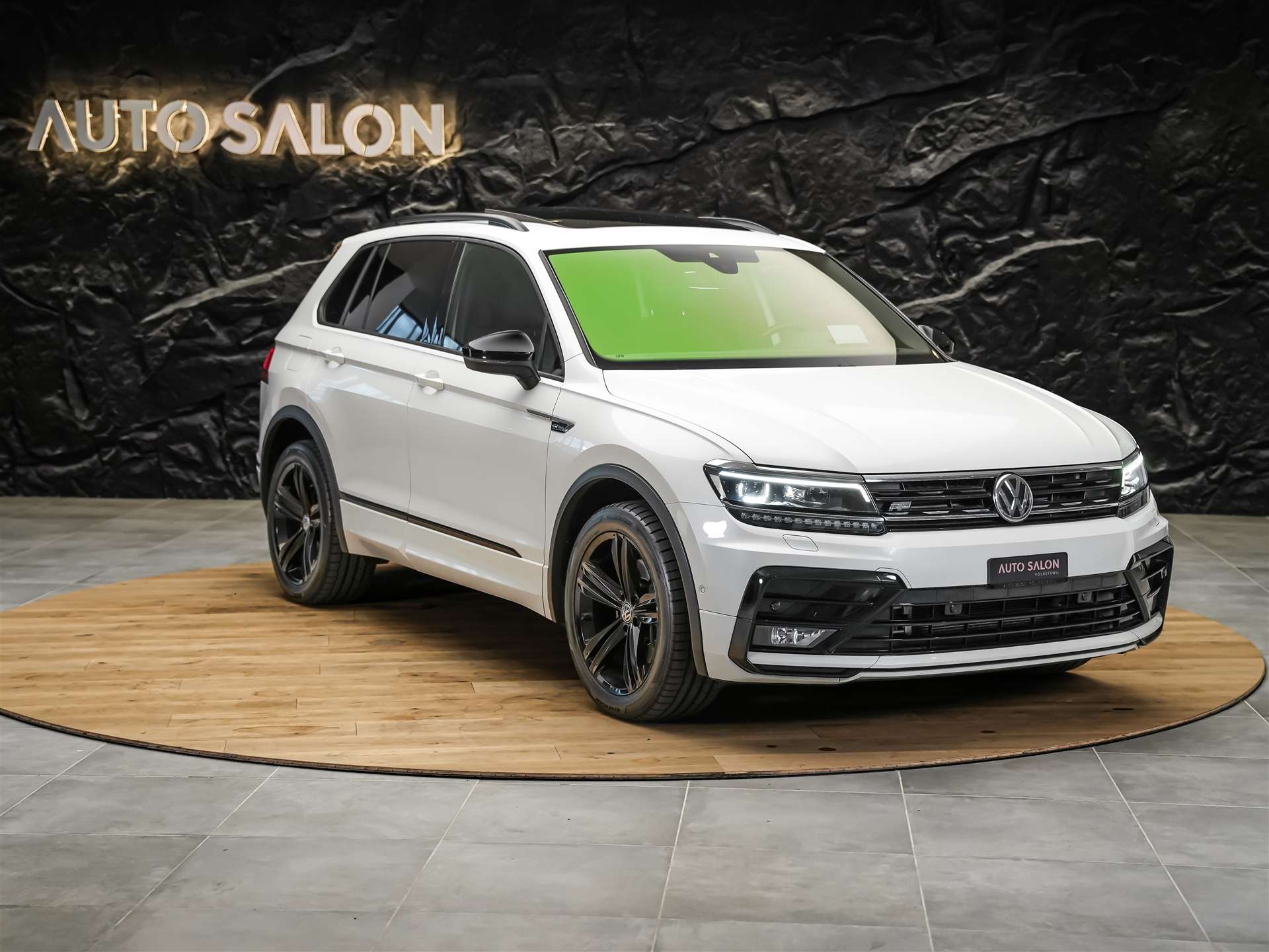 VW Tiguan 2.0TSI Highline R-Line 4Motion DSG *Panorama*Head-Up*Abstandsregler*-image-5