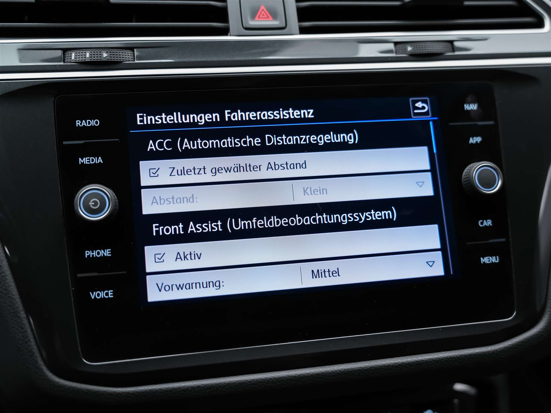 VW Tiguan 2.0TSI Highline R-Line 4Motion DSG *Panorama*Head-Up*Abstandsregler*-image-37