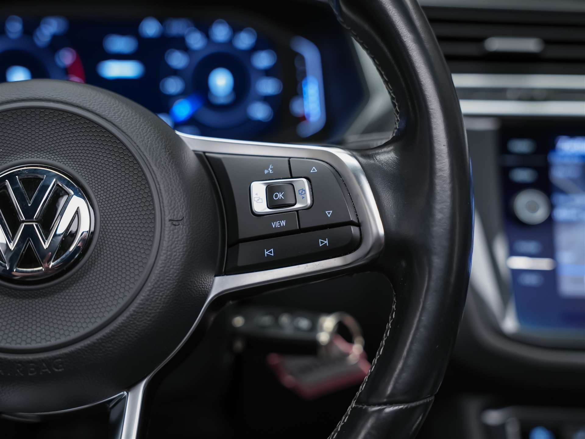 VW Tiguan 2.0TSI Highline R-Line 4Motion DSG *Panorama*Head-Up*Abstandsregler*-image-30