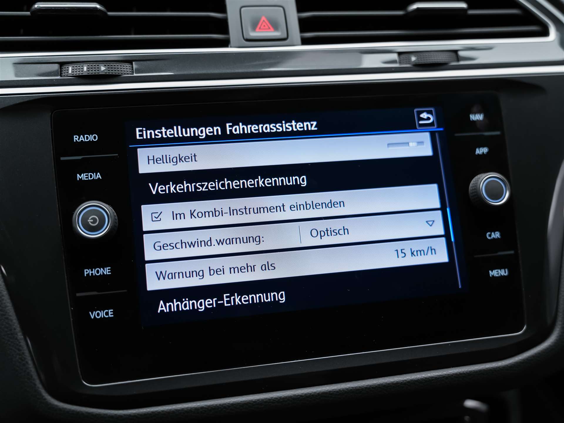 VW Tiguan 2.0TSI Highline R-Line 4Motion DSG *Panorama*Head-Up*Abstandsregler*-image-39