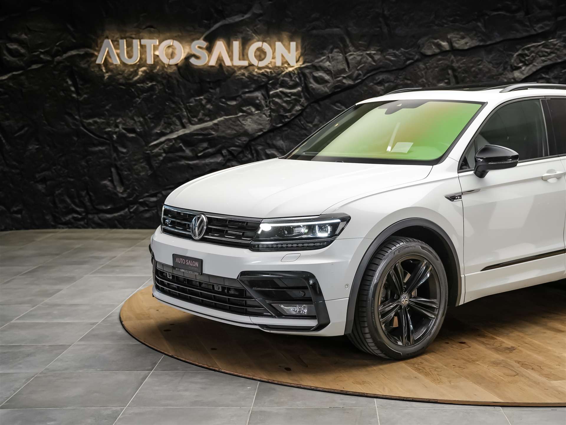 VW Tiguan 2.0TSI Highline R-Line 4Motion DSG *Panorama*Head-Up*Abstandsregler*-image-17