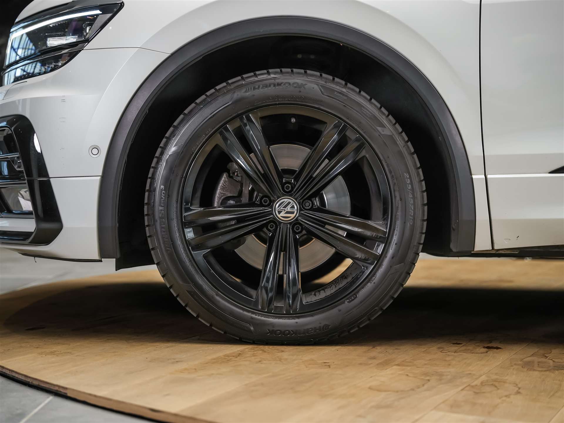 VW Tiguan 2.0TSI Highline R-Line 4Motion DSG *Panorama*Head-Up*Abstandsregler*-image-19