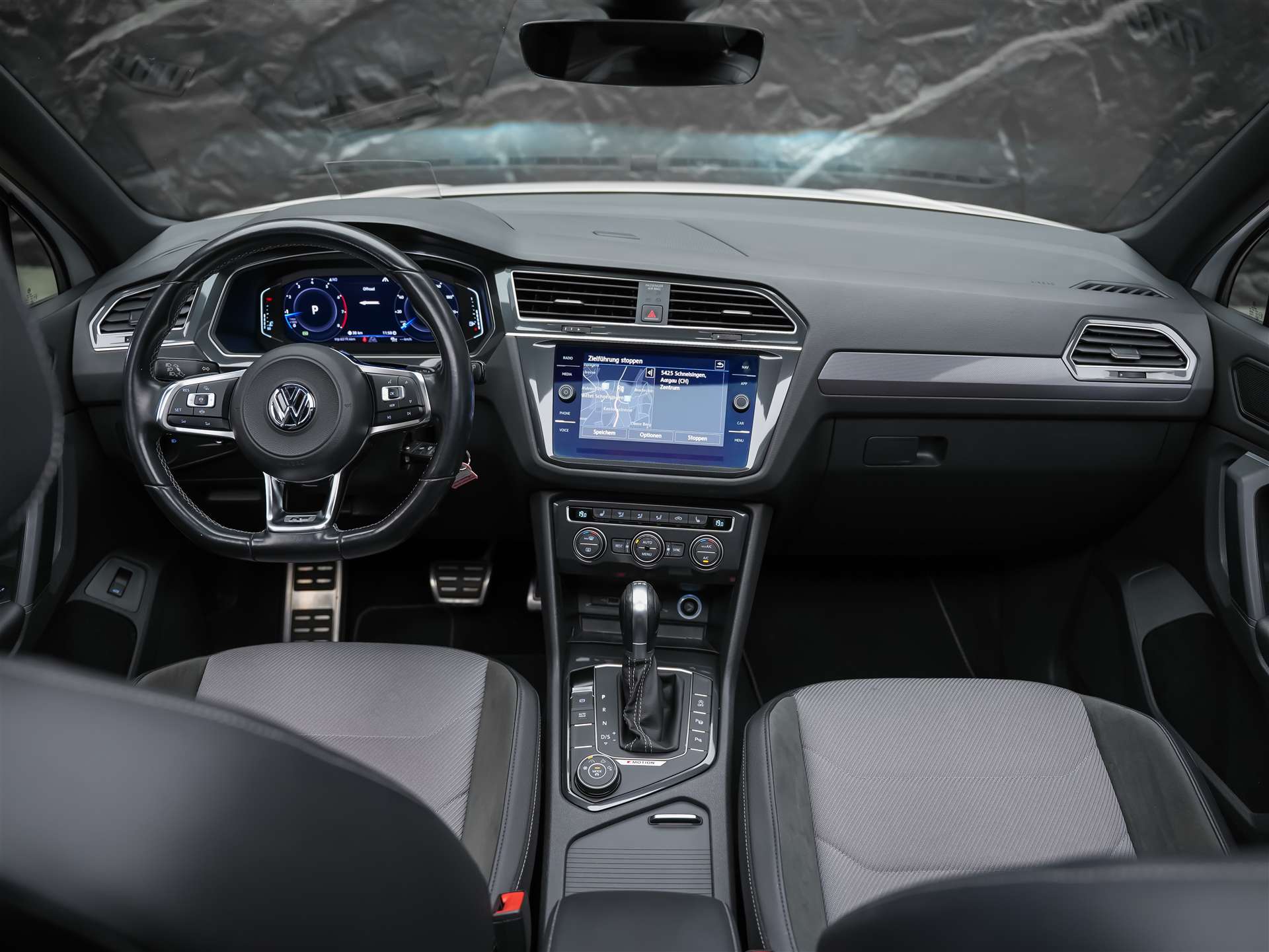 VW Tiguan 2.0TSI Highline R-Line 4Motion DSG *Panorama*Head-Up*Abstandsregler*-image-21