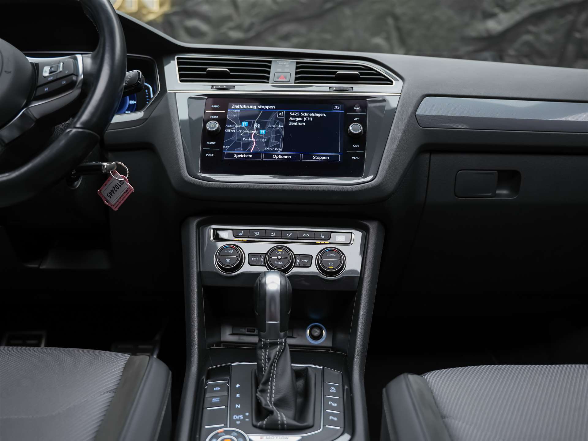 VW Tiguan 2.0TSI Highline R-Line 4Motion DSG *Panorama*Head-Up*Abstandsregler*-image-22