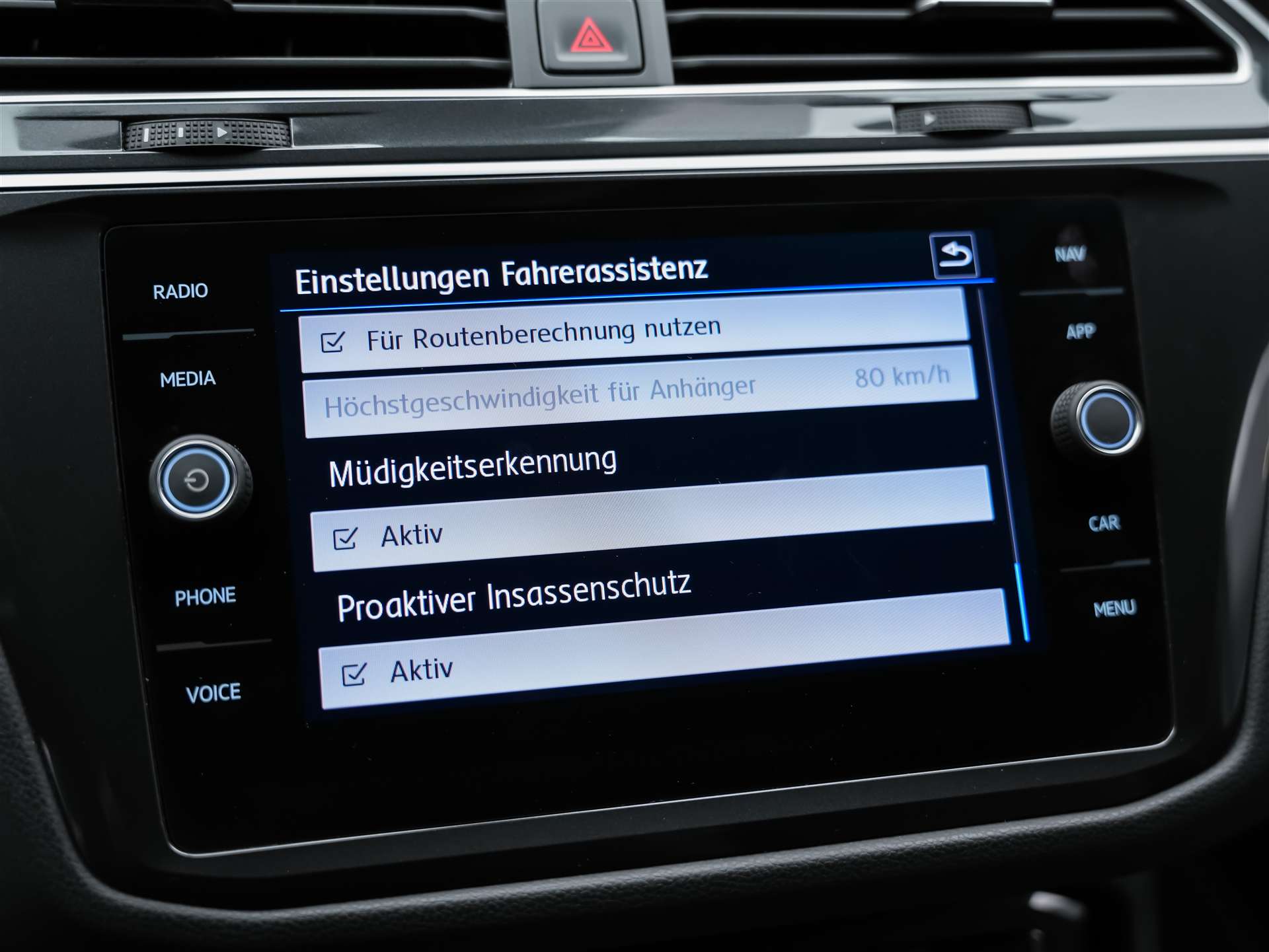 VW Tiguan 2.0TSI Highline R-Line 4Motion DSG *Panorama*Head-Up*Abstandsregler*-image-40
