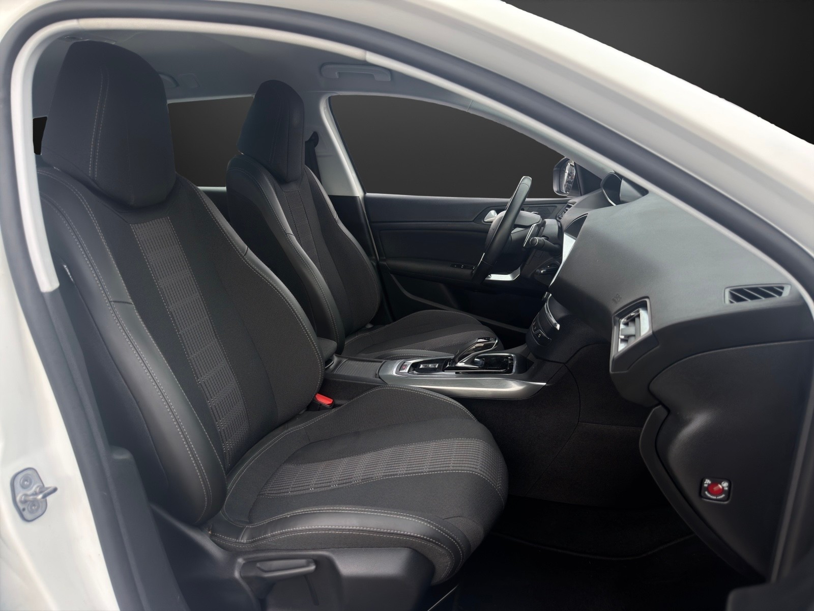 PEUGEOT 308 SW 1.5 BlueHDI Allure EAT8-image-8