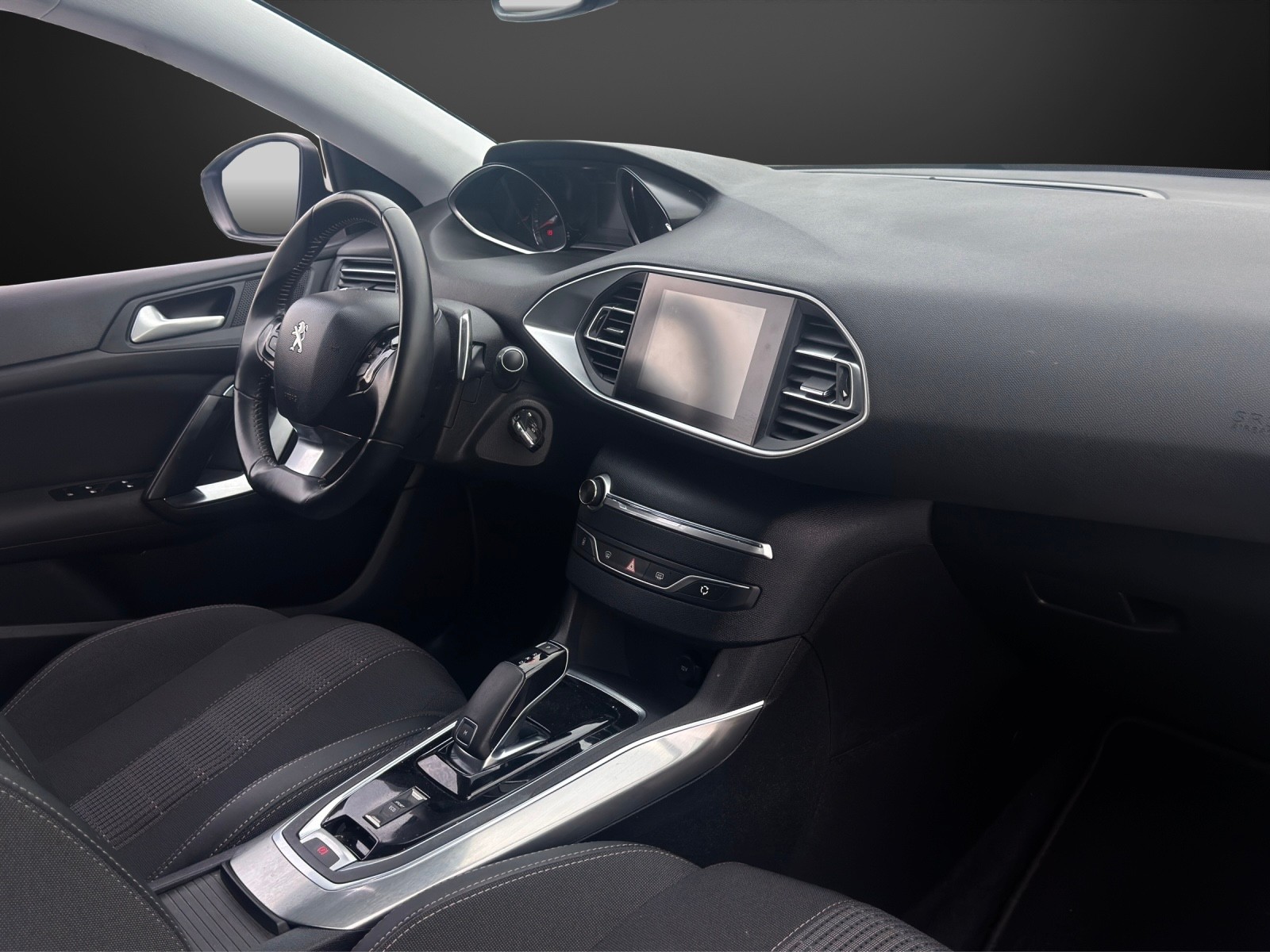 PEUGEOT 308 SW 1.5 BlueHDI Allure EAT8-image-9