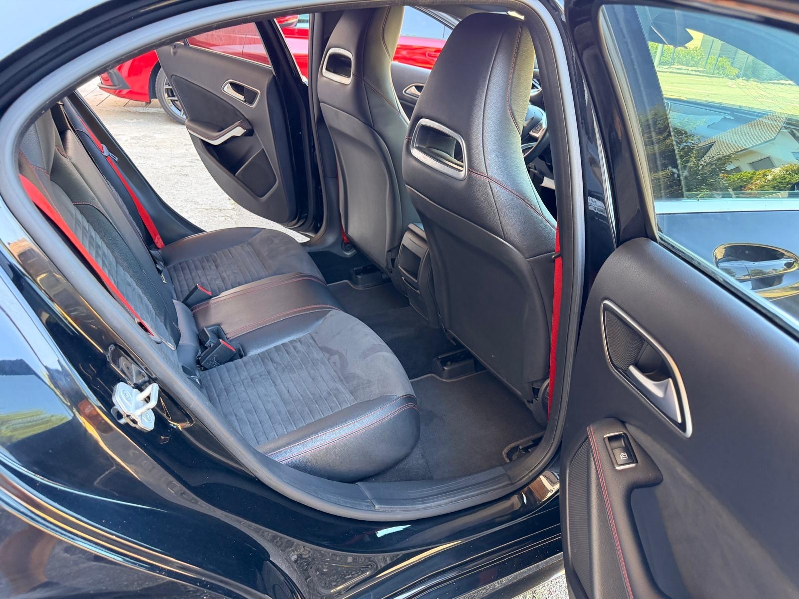 MERCEDES-BENZ A 250 Sport 4Matic 7G-DCT-image-10